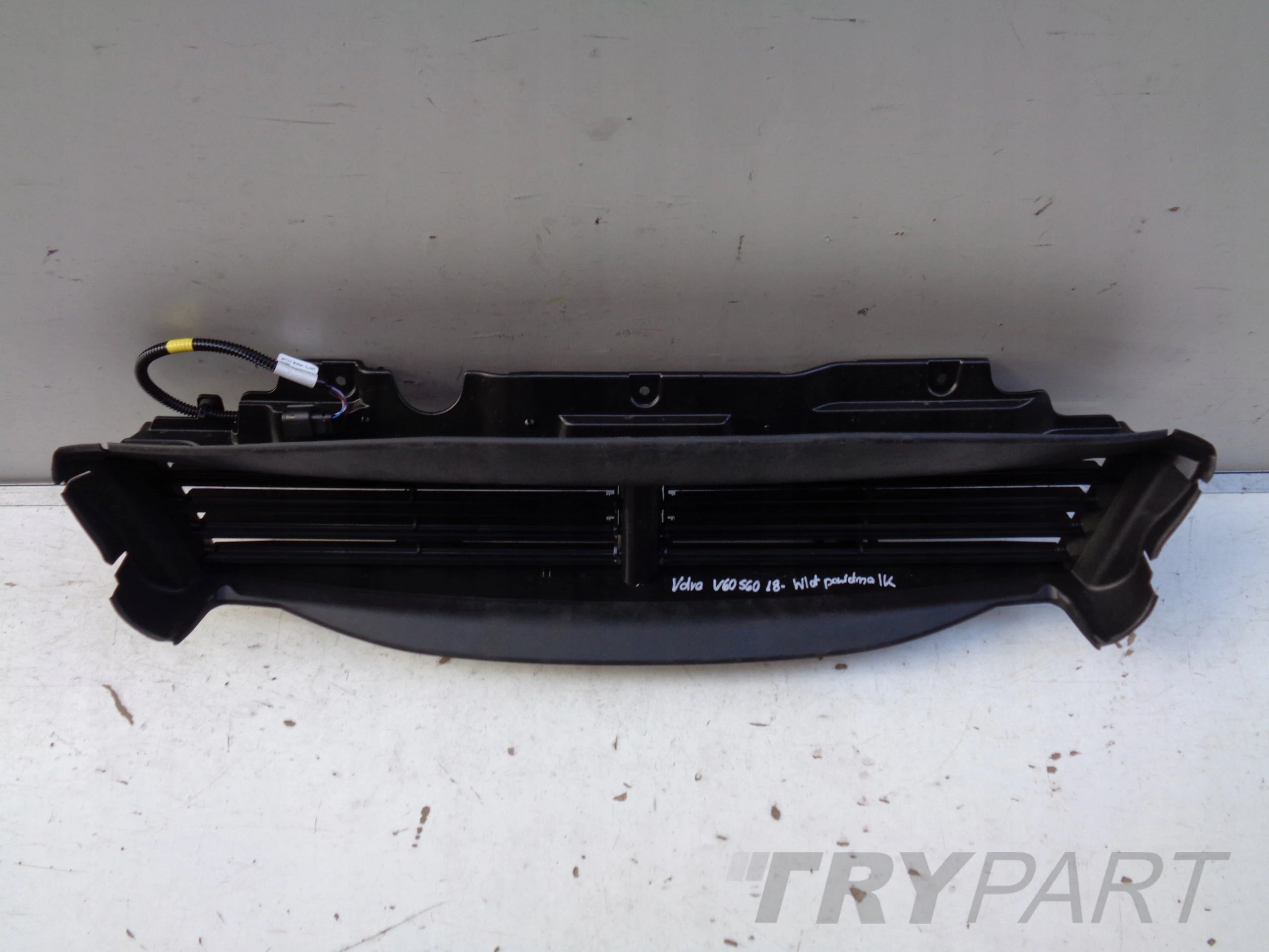 AIR INLET STEERING LOUVER VOLVO V60 S60 III 18-