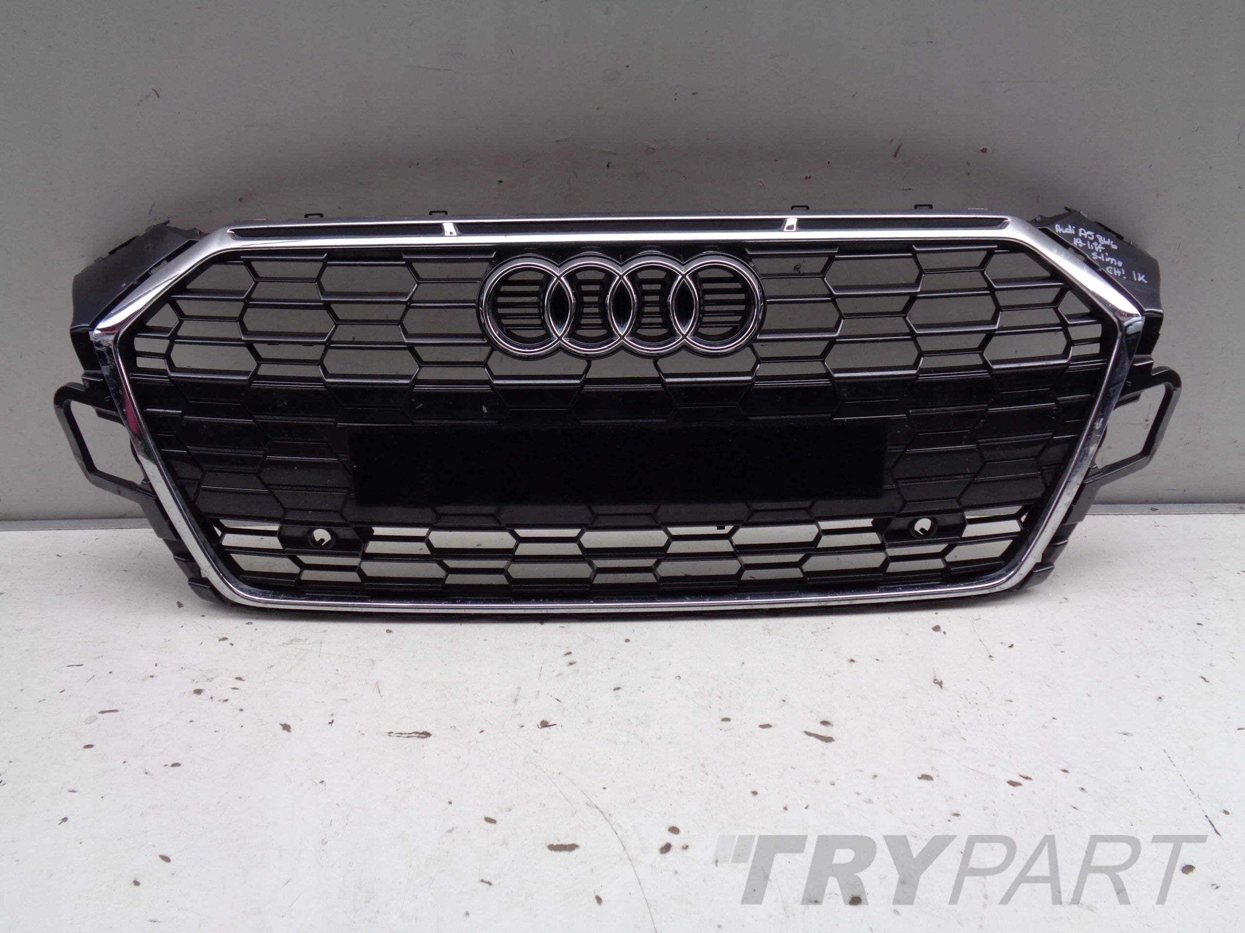 AUDI A5 8W6 19- LIFT GRILLE COVER