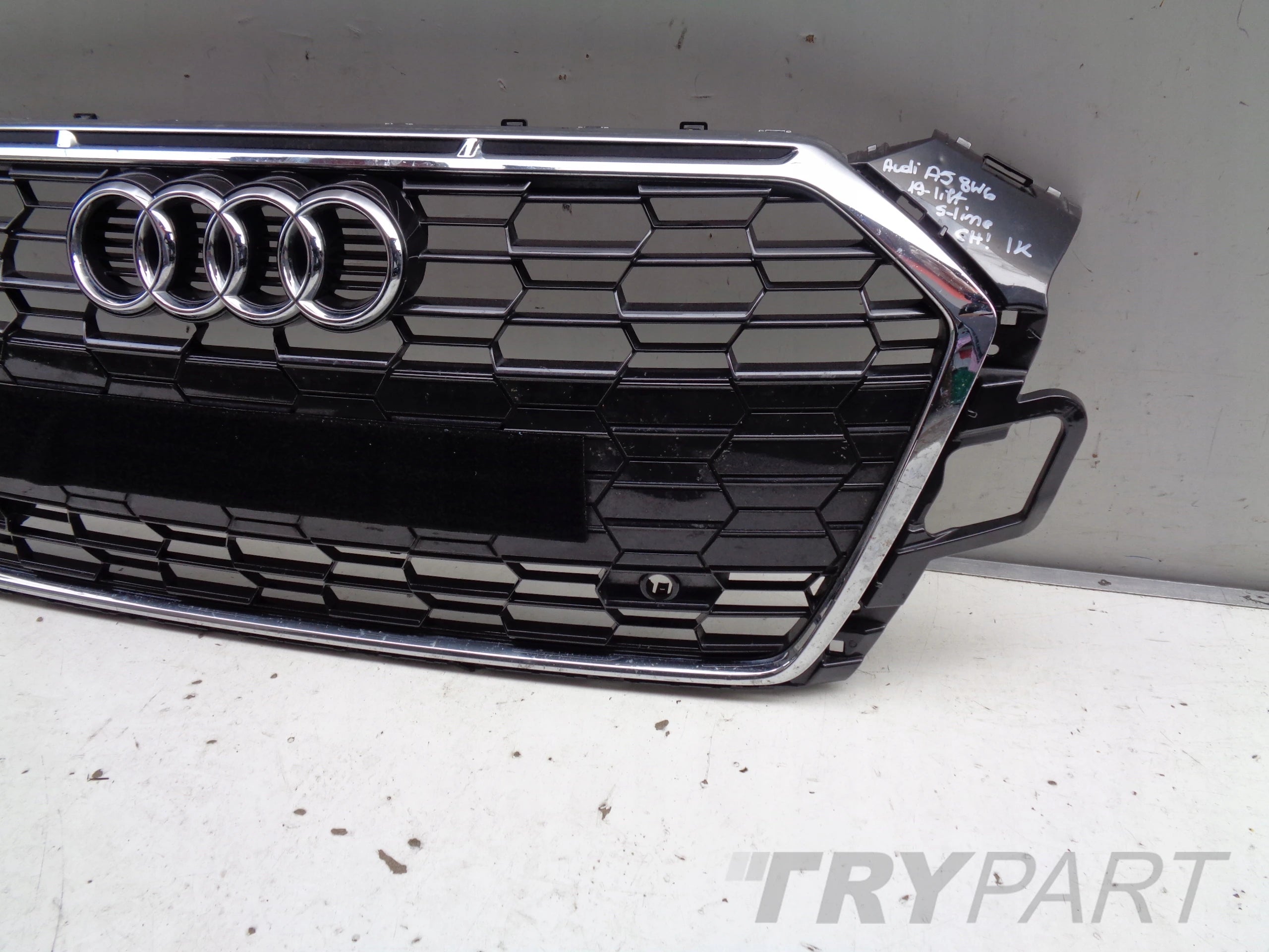 AUDI A5 8W6 19- LIFT GRILLE COVER
