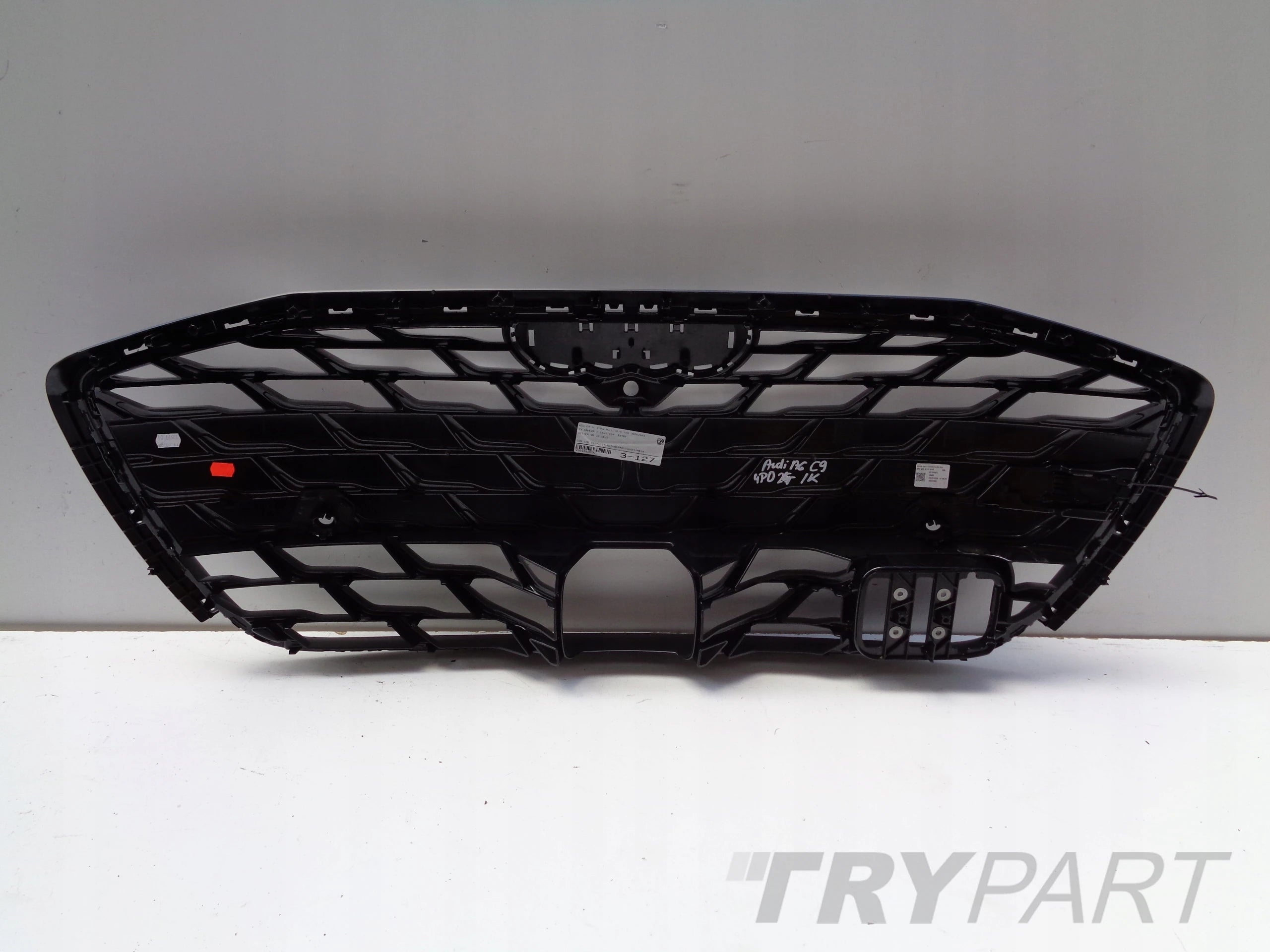 AUDI A6 C9 4P 4P0 24- Grille Cover