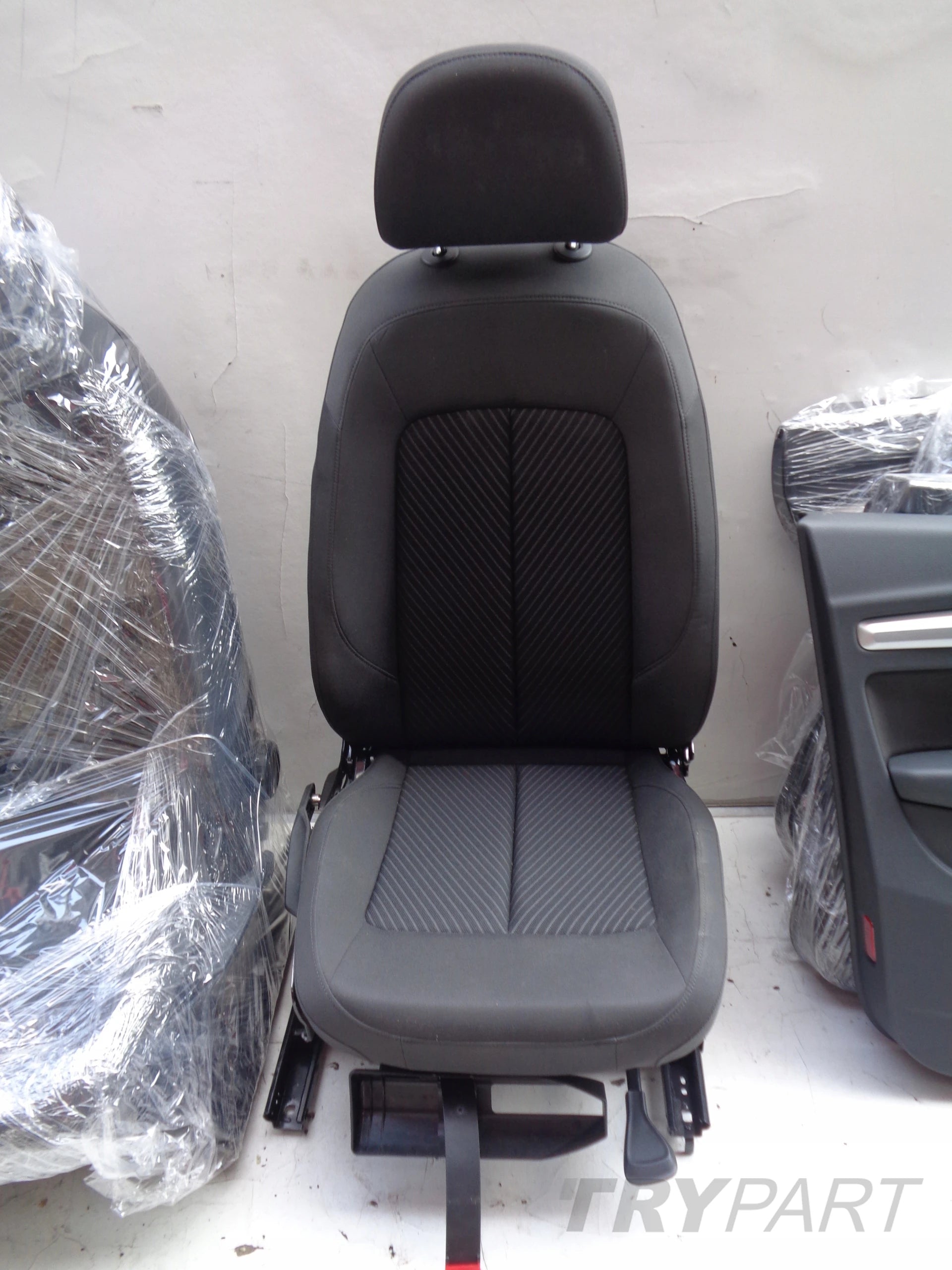 AUDI Q5 80A 17- SEATS CHAIRS SOFA DOOR PANELS