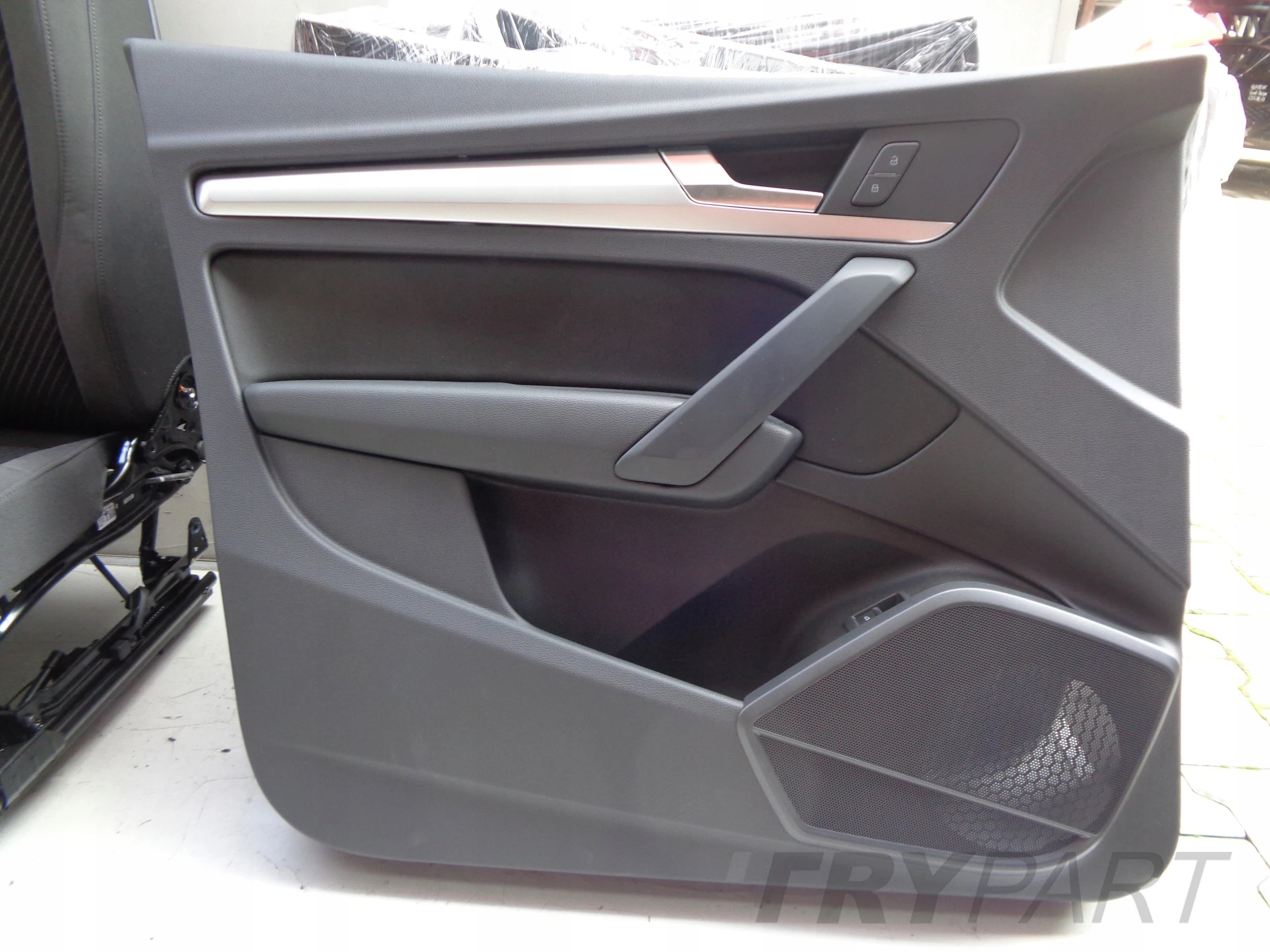 AUDI Q5 80A 17- SEATS CHAIRS SOFA DOOR PANELS