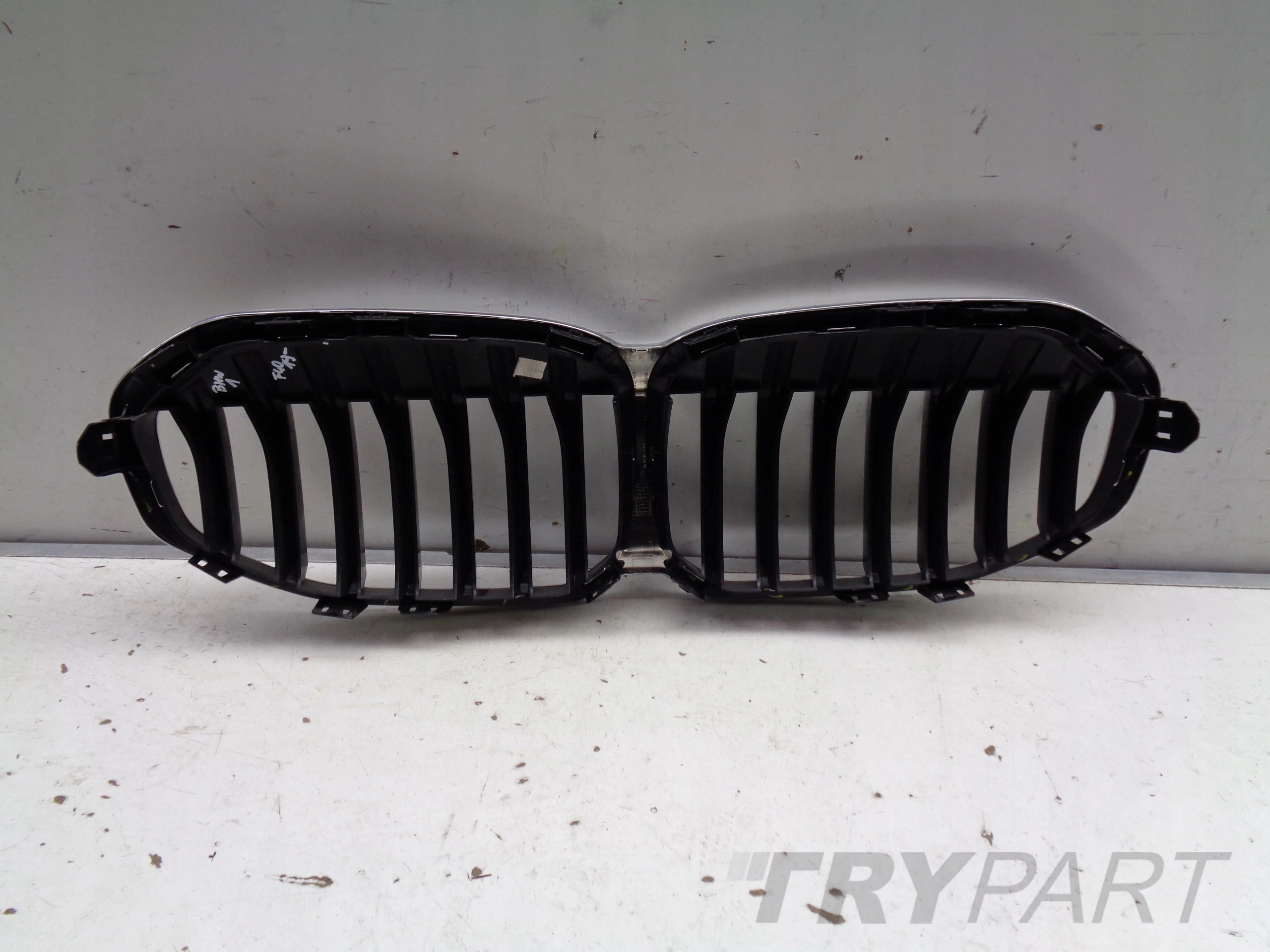 BMW 1 F40 19- Grille Trim
