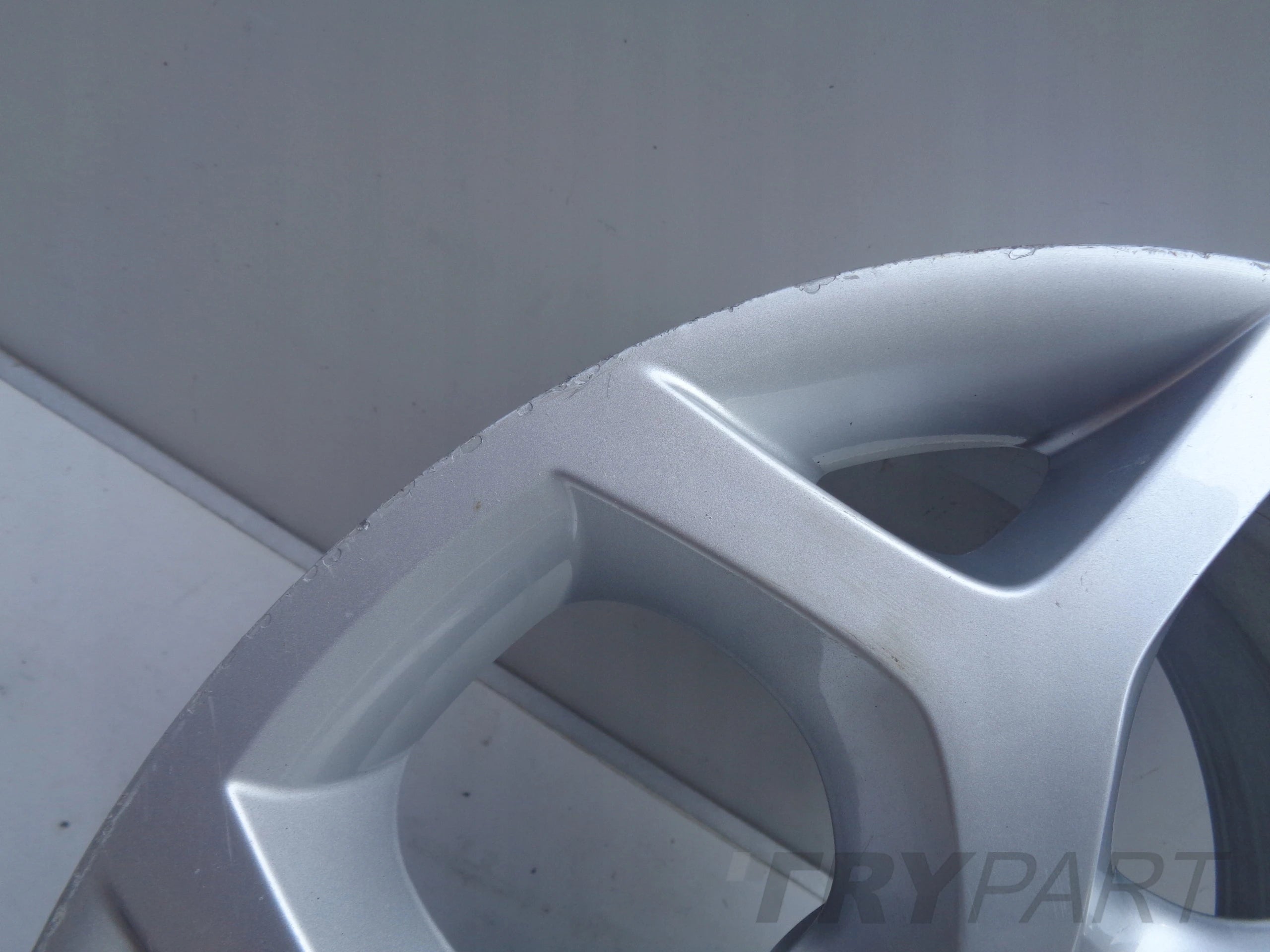 BMW 11JX20 ET37 5X120 ALUMINUM ALLOY WHEEL