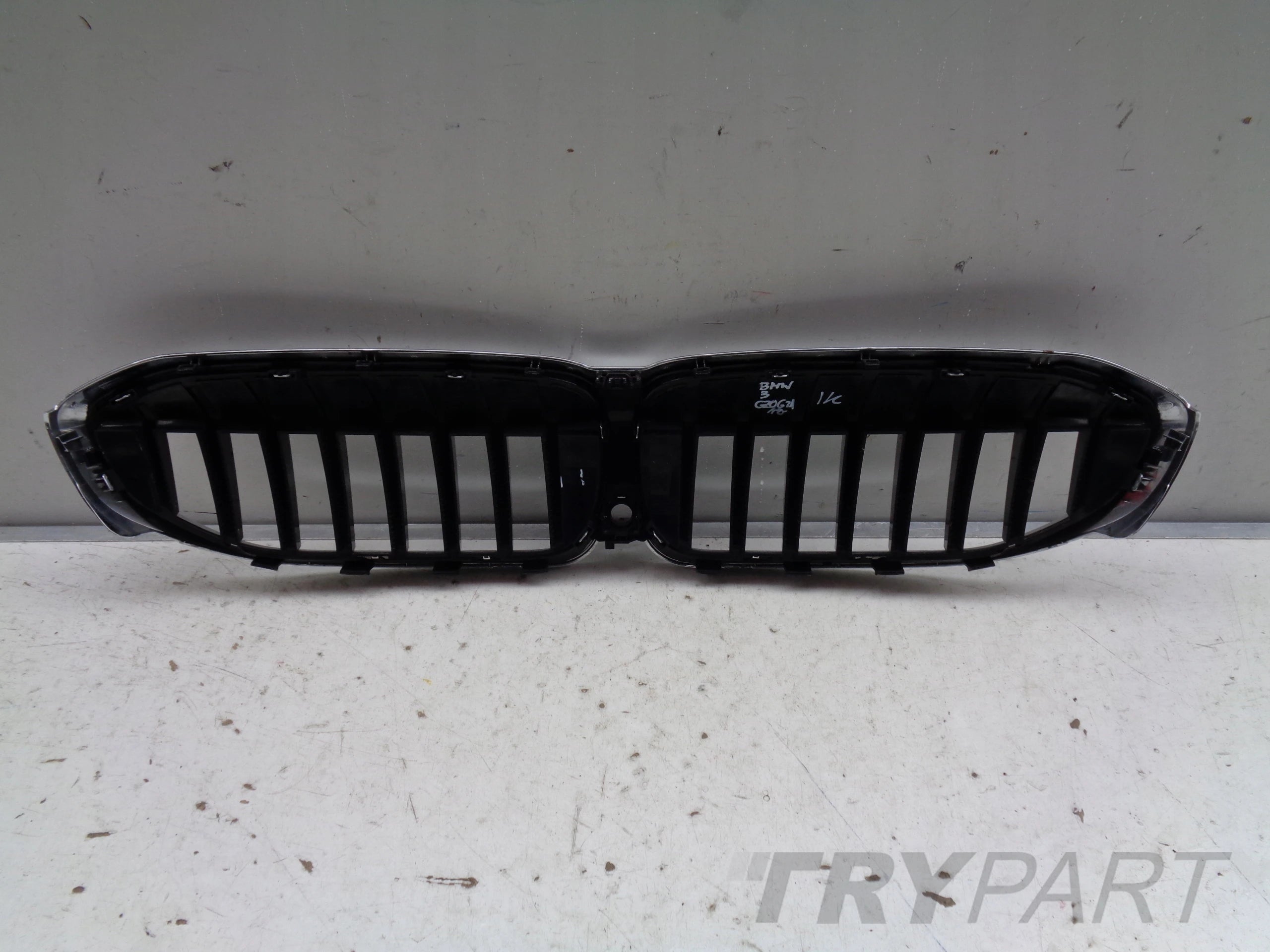 BMW 3 G20 G21 18- GRILLE COVER FOR CAMERA