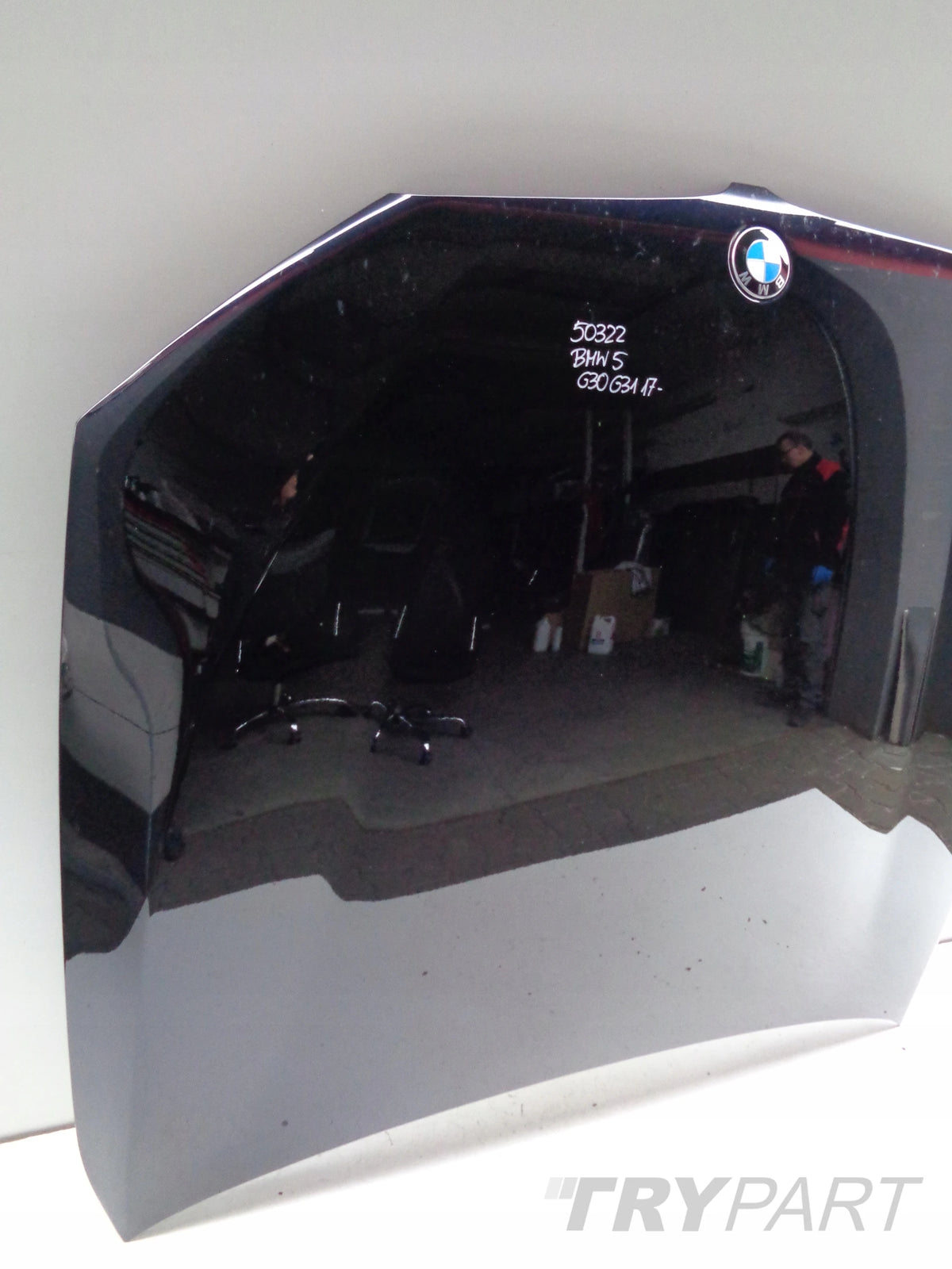 BMW 5 G30 G31 17- ENGINE HOOD COVER NO. 50322