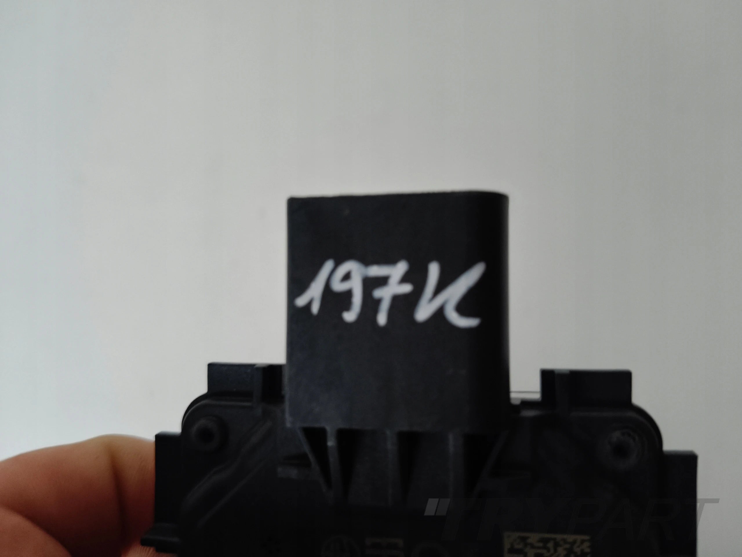 BMW 5B3AD16 DISTRONIC ACC RADAR SENSOR