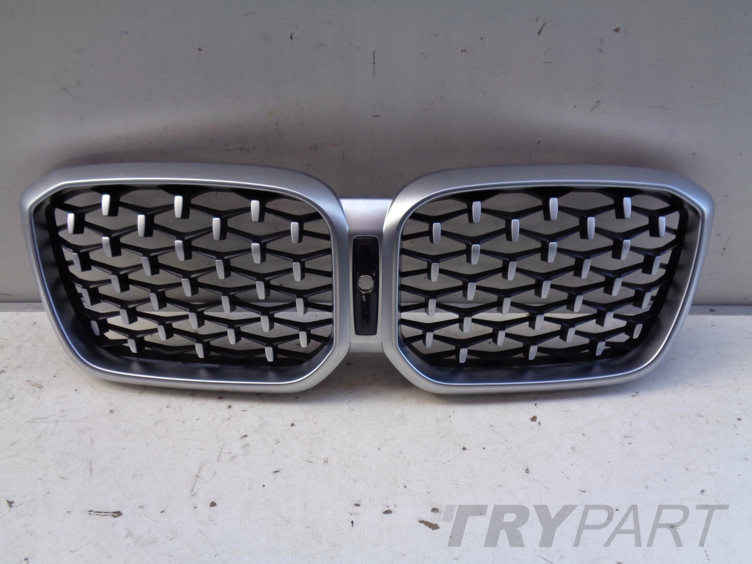 BMW X3 G01 LIFT Front Grille Cover for Camera