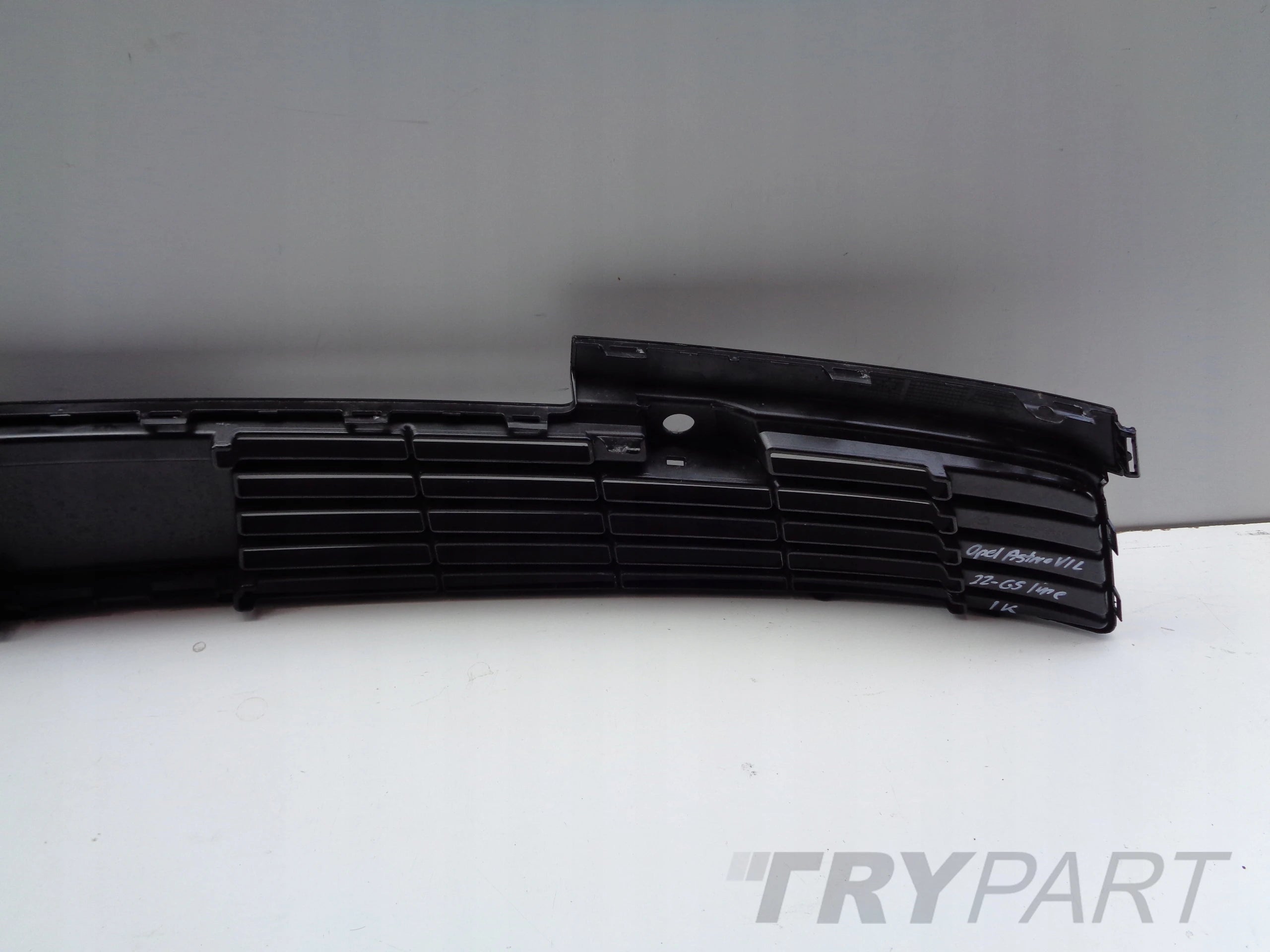 BUMPER GRILLE OPEL ASTRA VI L 22- GS-LINE