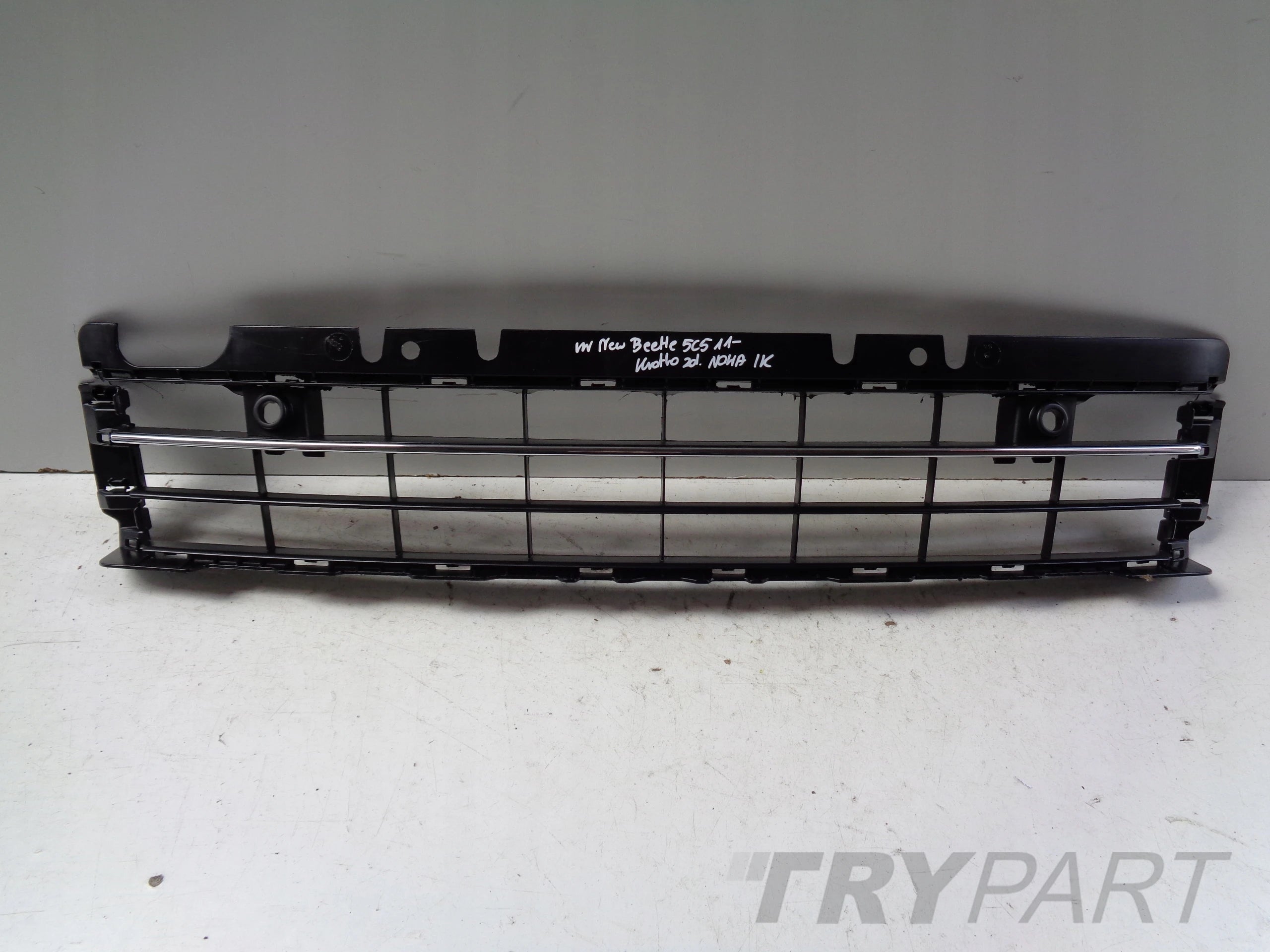 Bumper grille VW New Beetle 5C5 11-