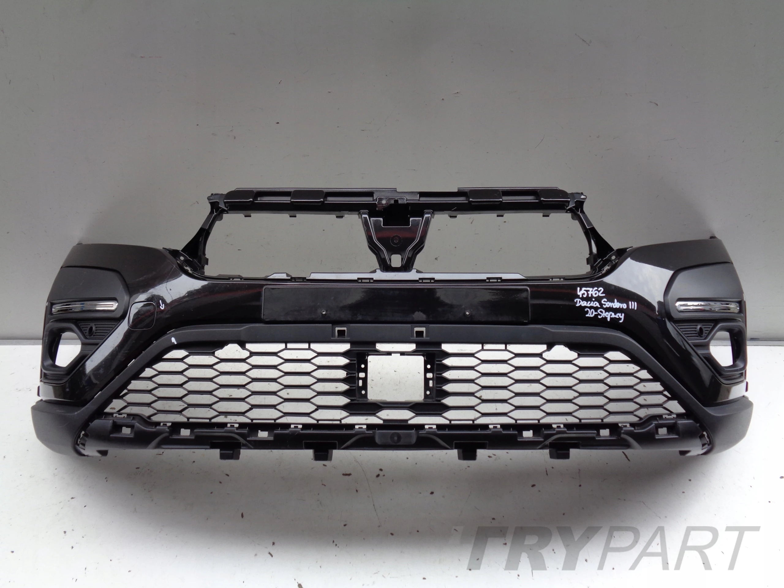 DACIA SANDERO III 20- STEPWAY FRONT BUMPER NO. 45762