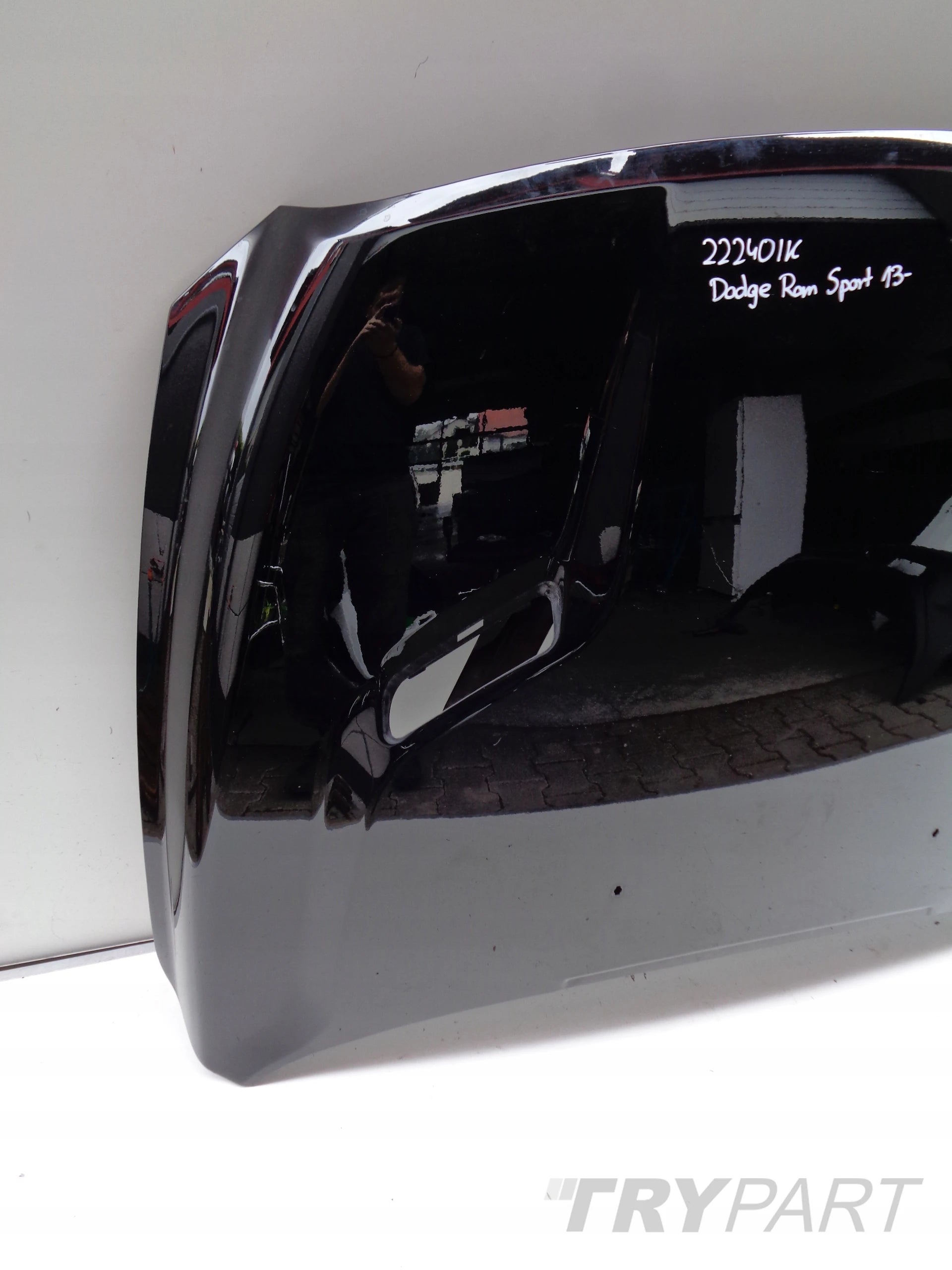 DODGE RAM SPORT SRT 13- ENGINE HOOD COVER