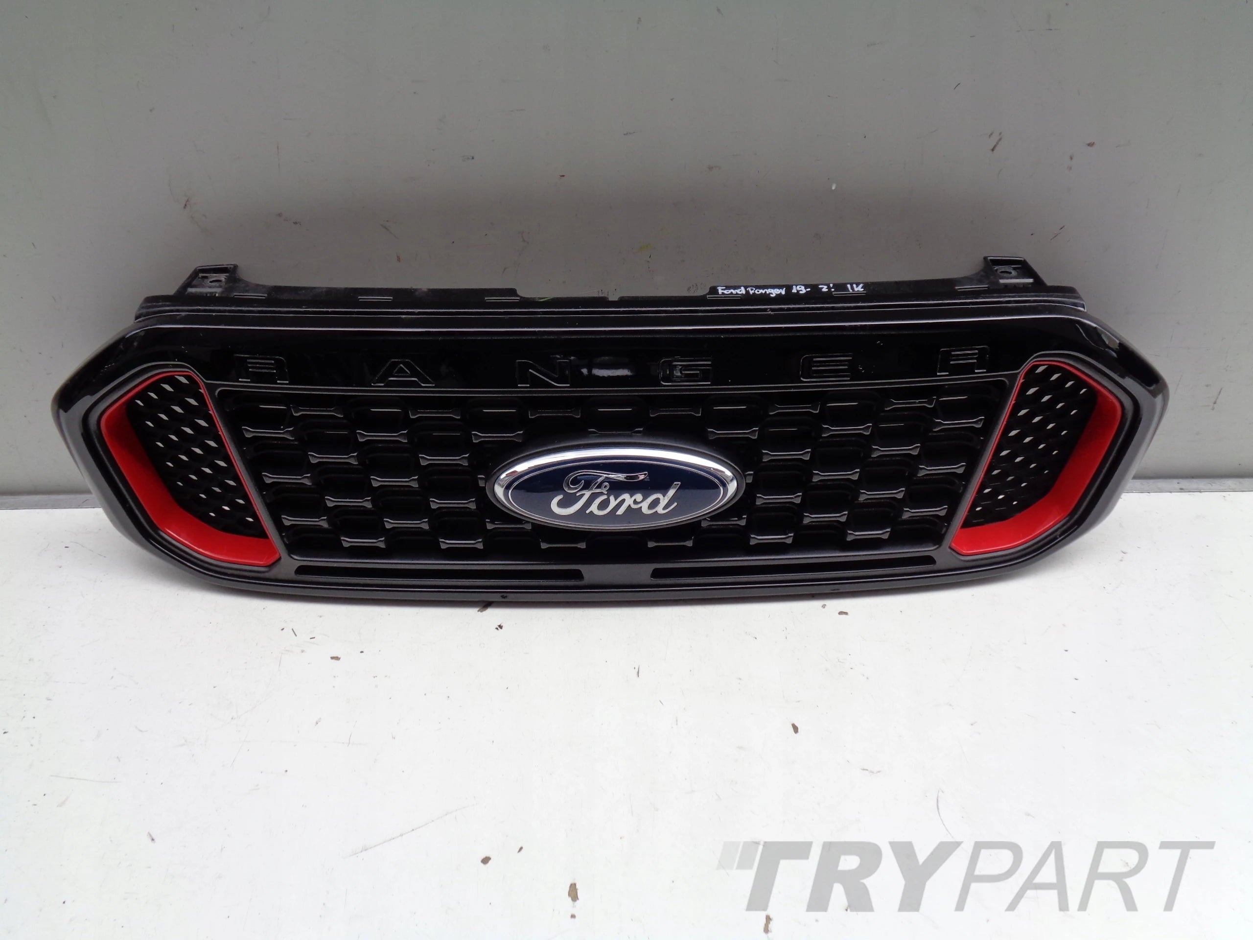 FORD RANGER THUNDER 19- Grille Trim