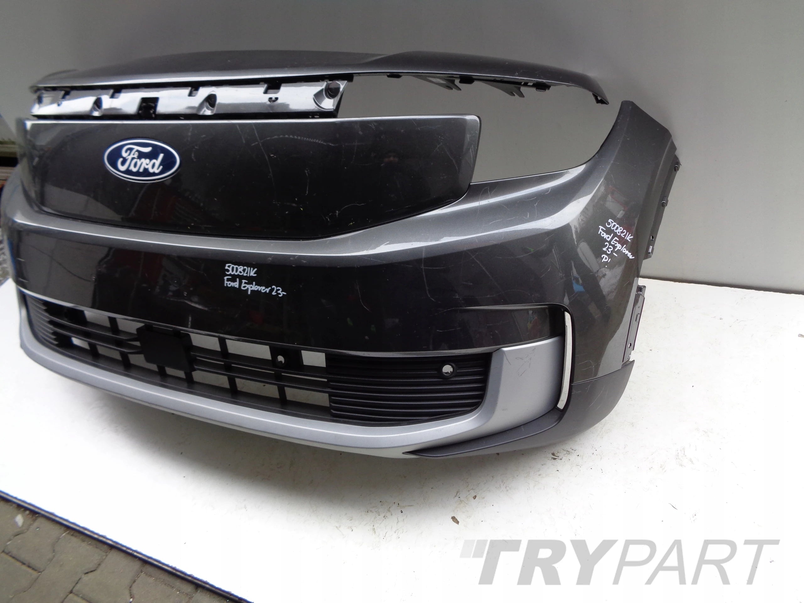 FRONT BUMPER FORD EXPLORER 24- NO. 50082