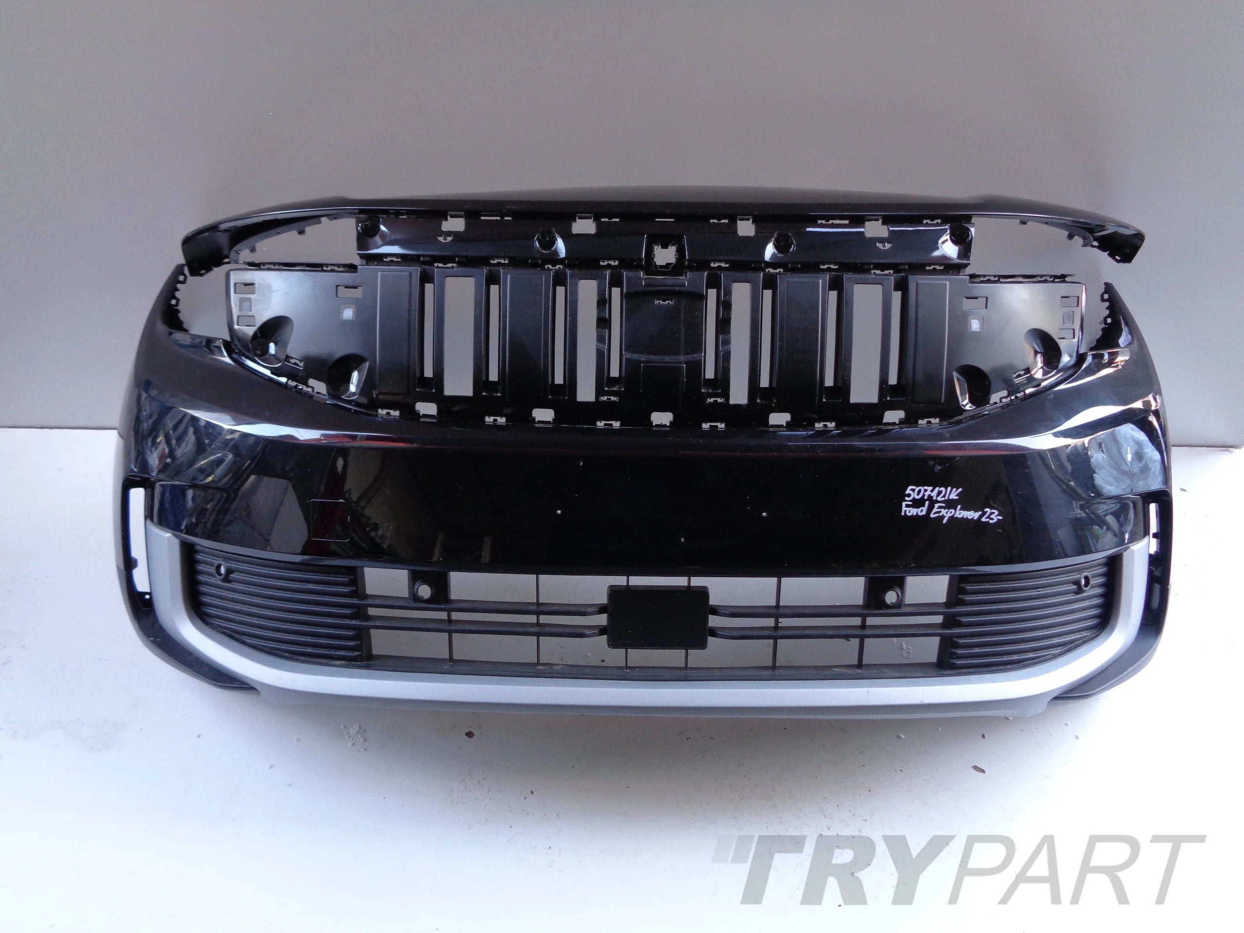 FRONT BUMPER FORD EXPLORER 24- NO. 50712