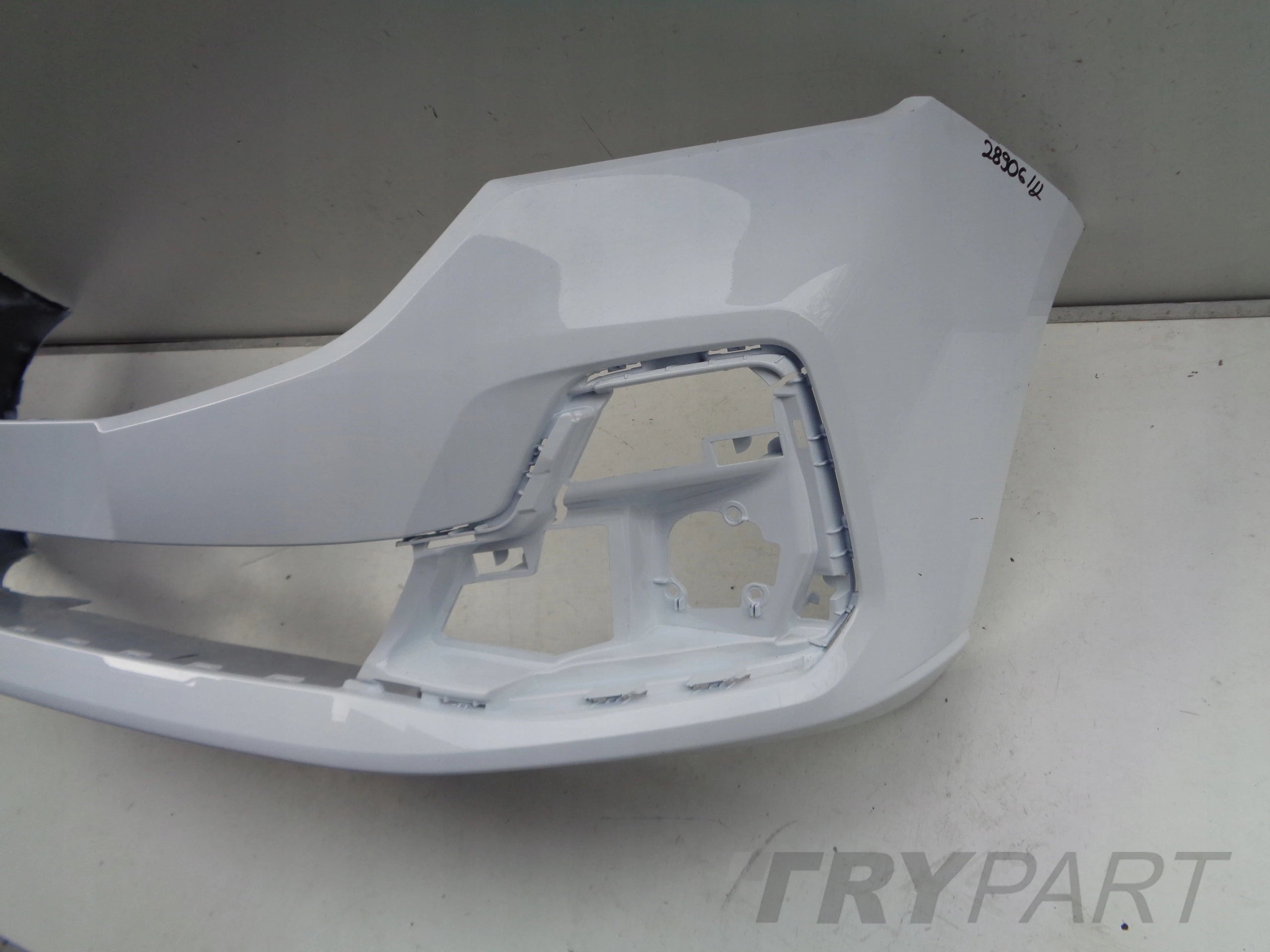 FRONT BUMPER FORD TRANSIT CONNECT III 22- 28906