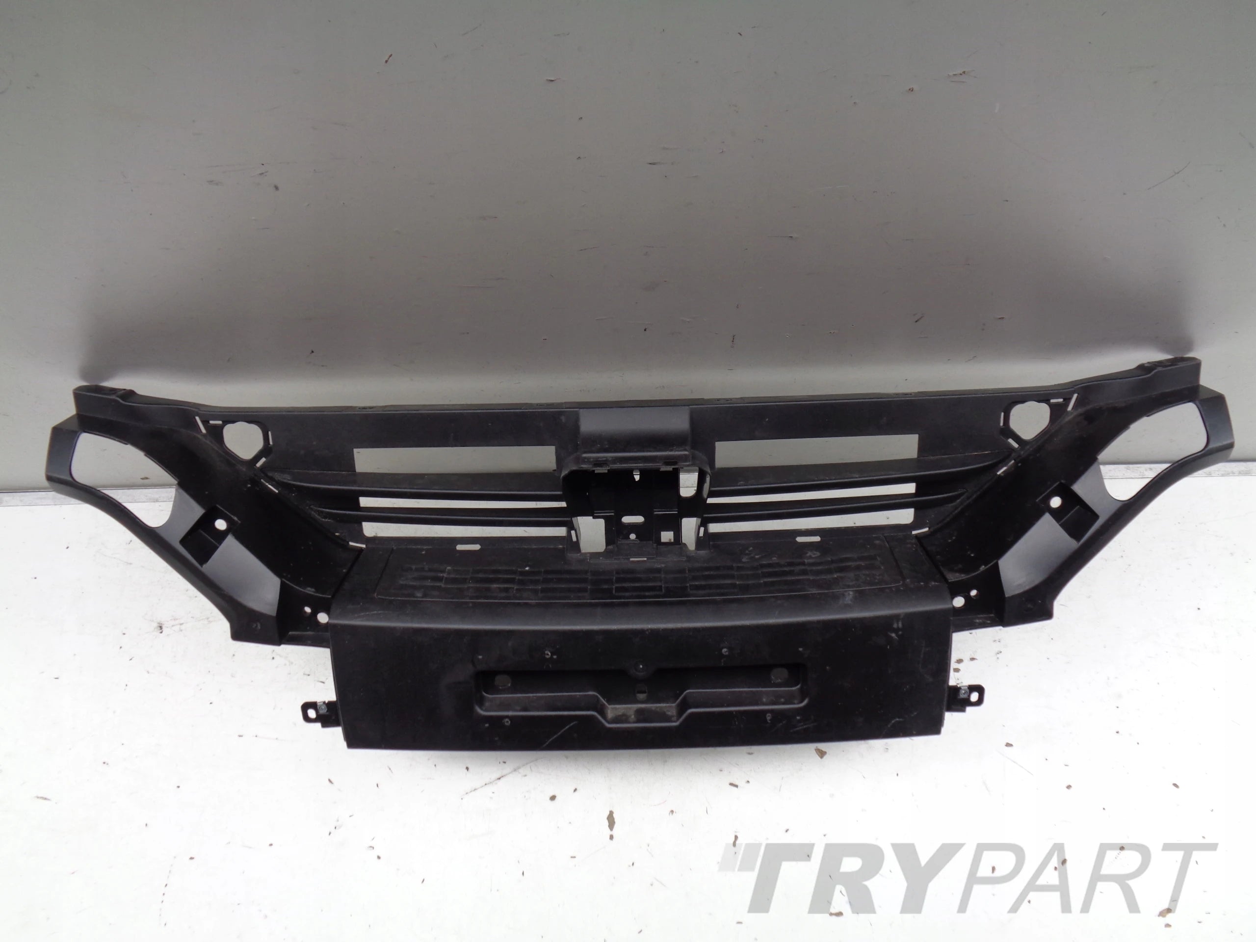 FRONT BUMPER GRILLE IVECO DAILY 19- LIFT