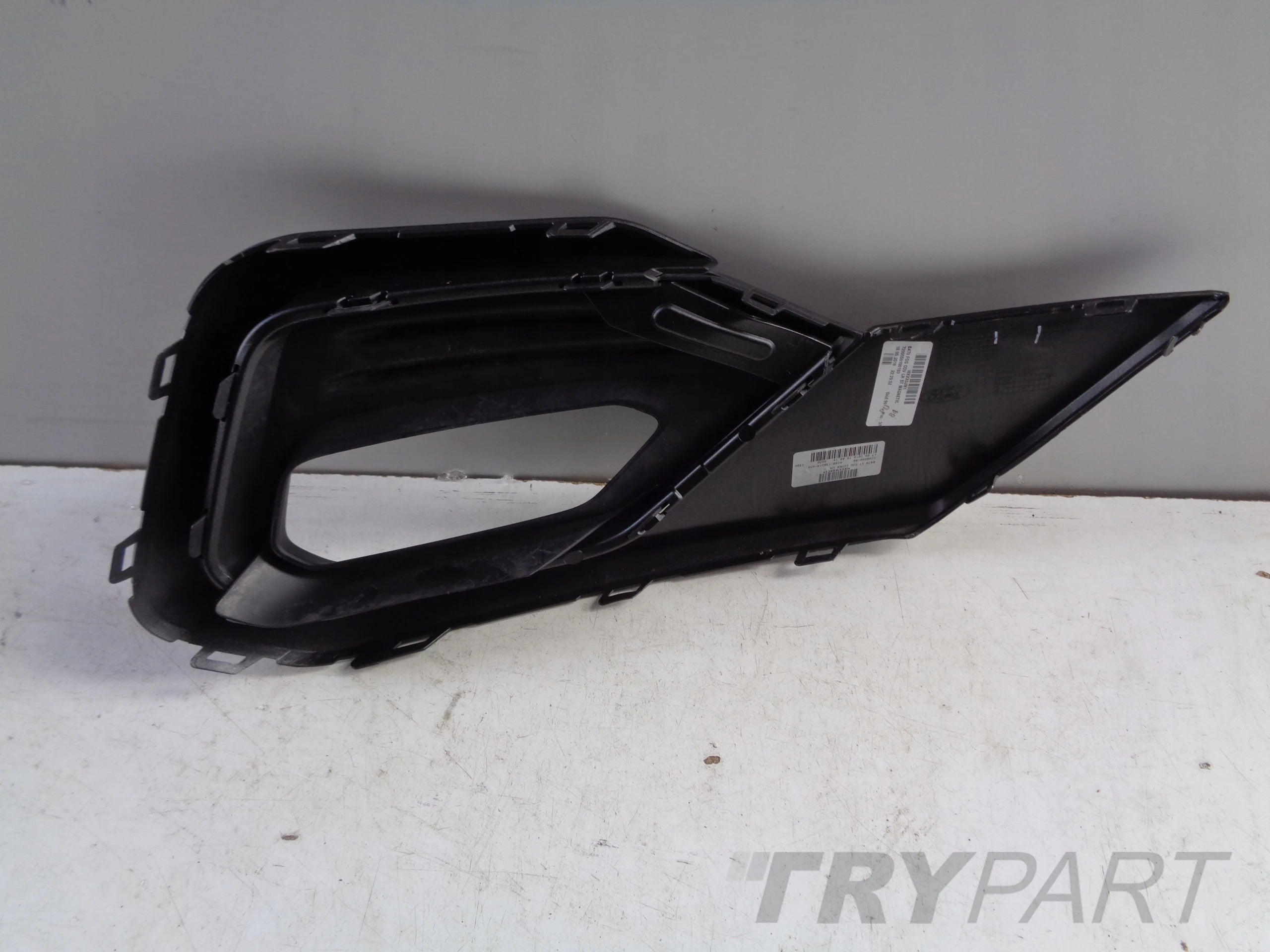 FRONT BUMPER GRILLE LEFT FORD FIESTA MK8 17- ST-LINE