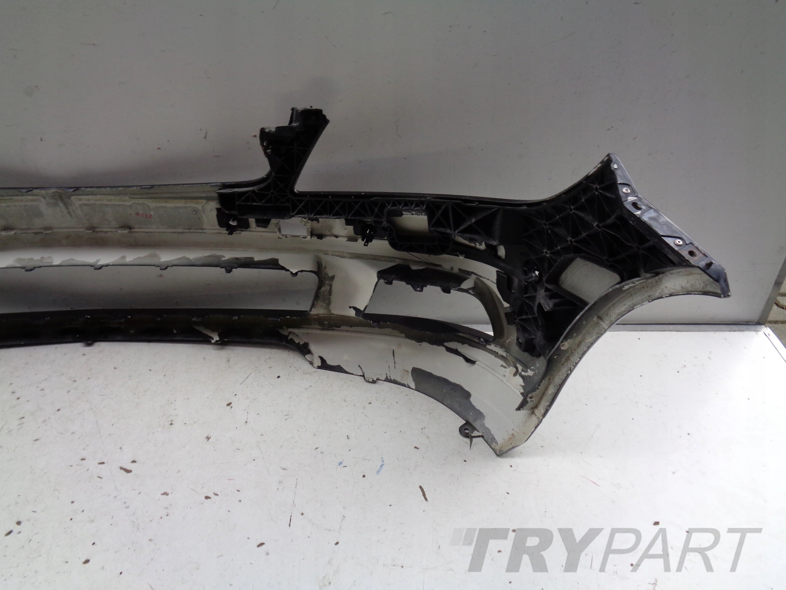 FRONT BUMPER MERCEDES C-CLASS W204 07-10 NO. 44068