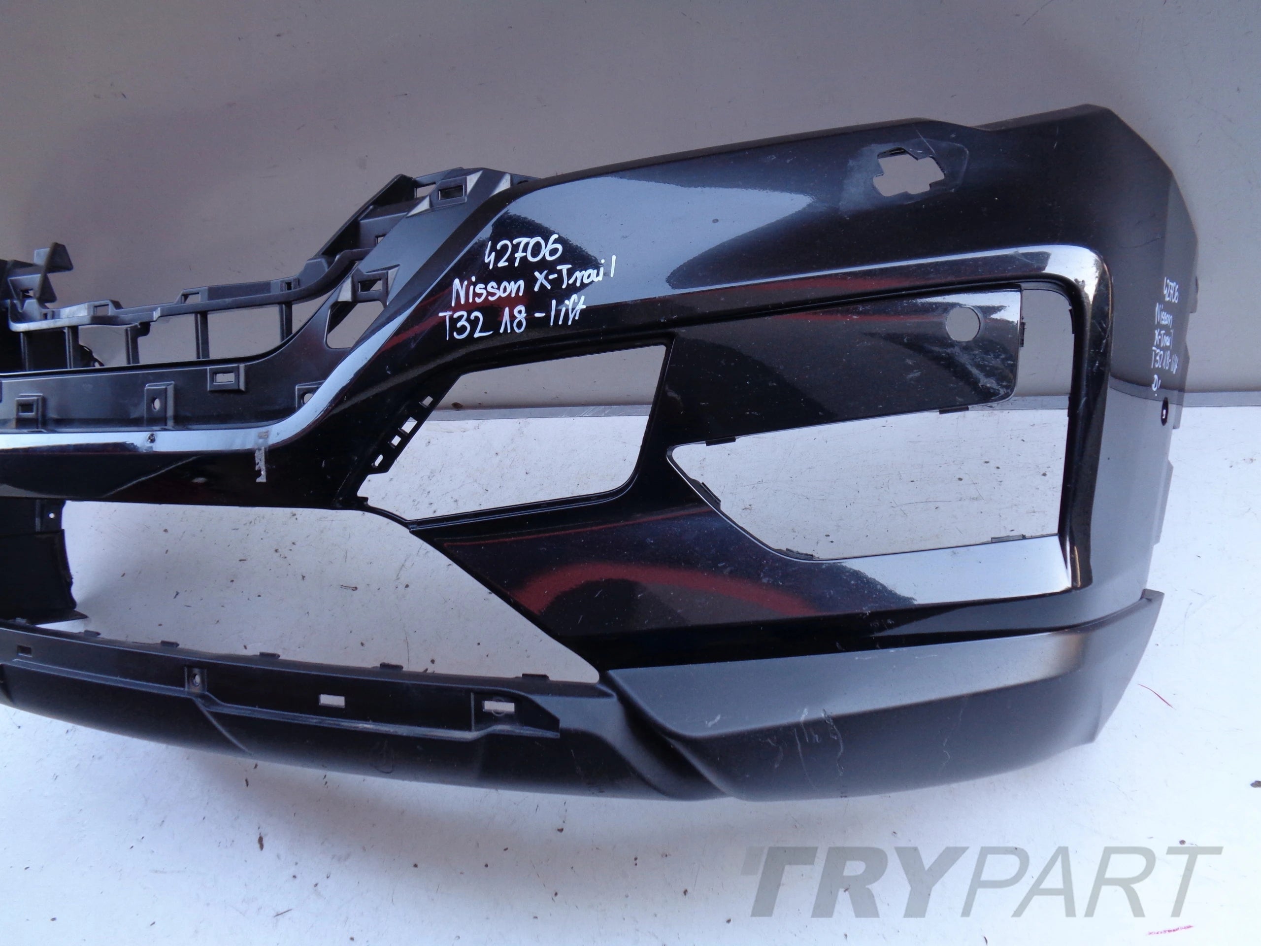 FRONT BUMPER NISSAN X-TRAIL T32 18- LIFT NO. 42706