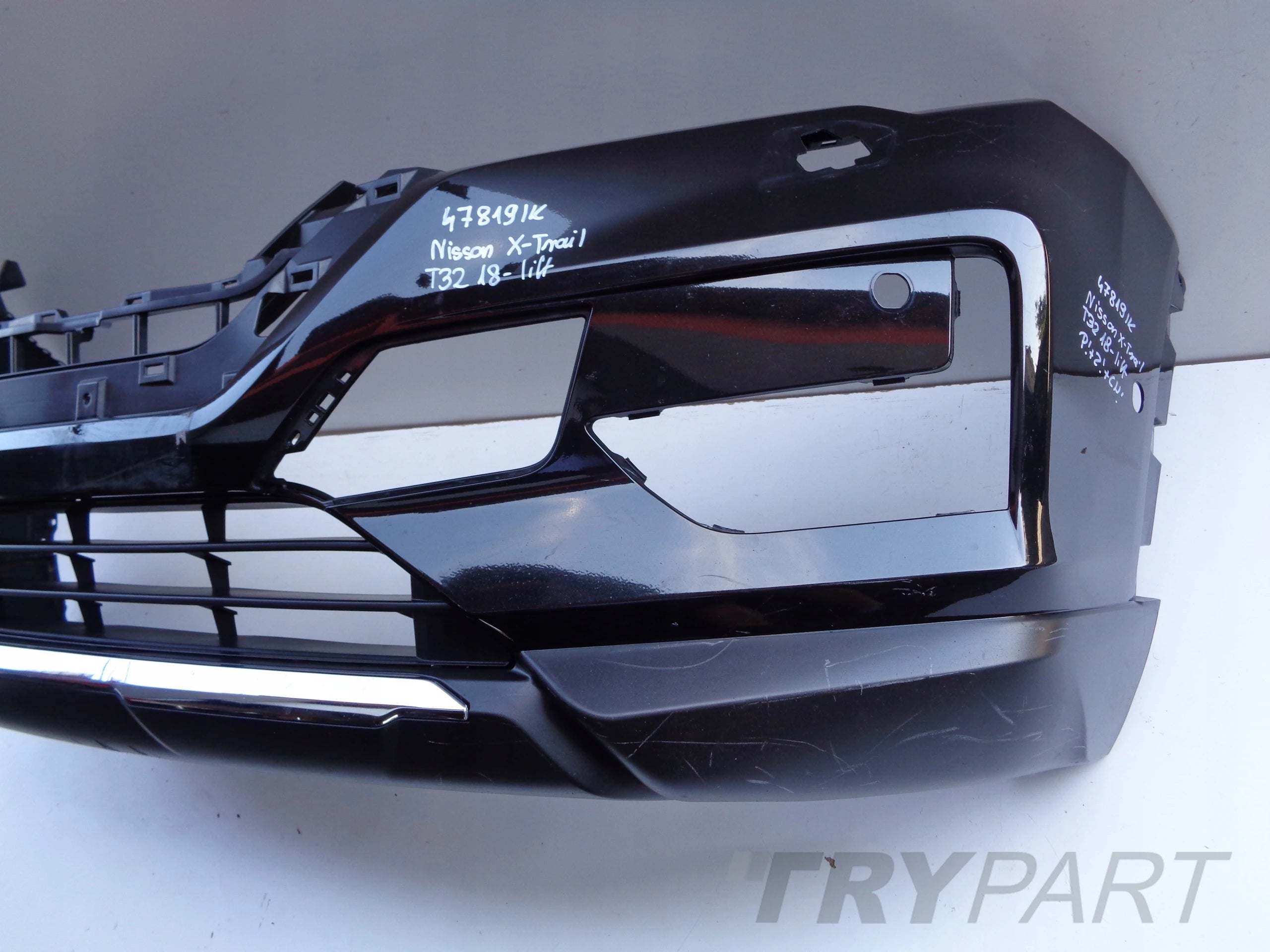 FRONT BUMPER NISSAN X-TRAIL T32 18- LIFT NO. 47819