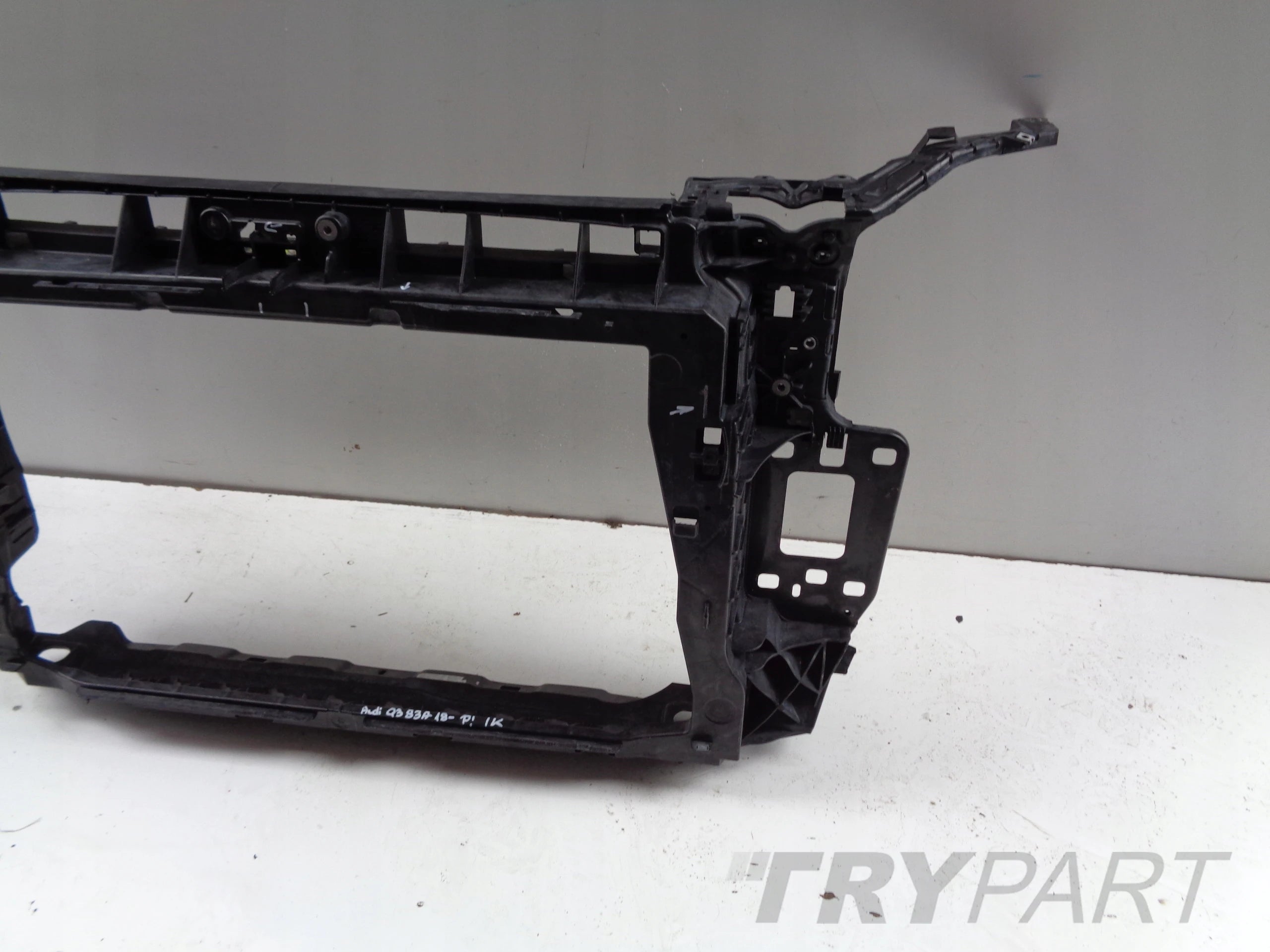 FRONT BUMPER REINFORCEMENT AUDI Q3 II 83A 18-