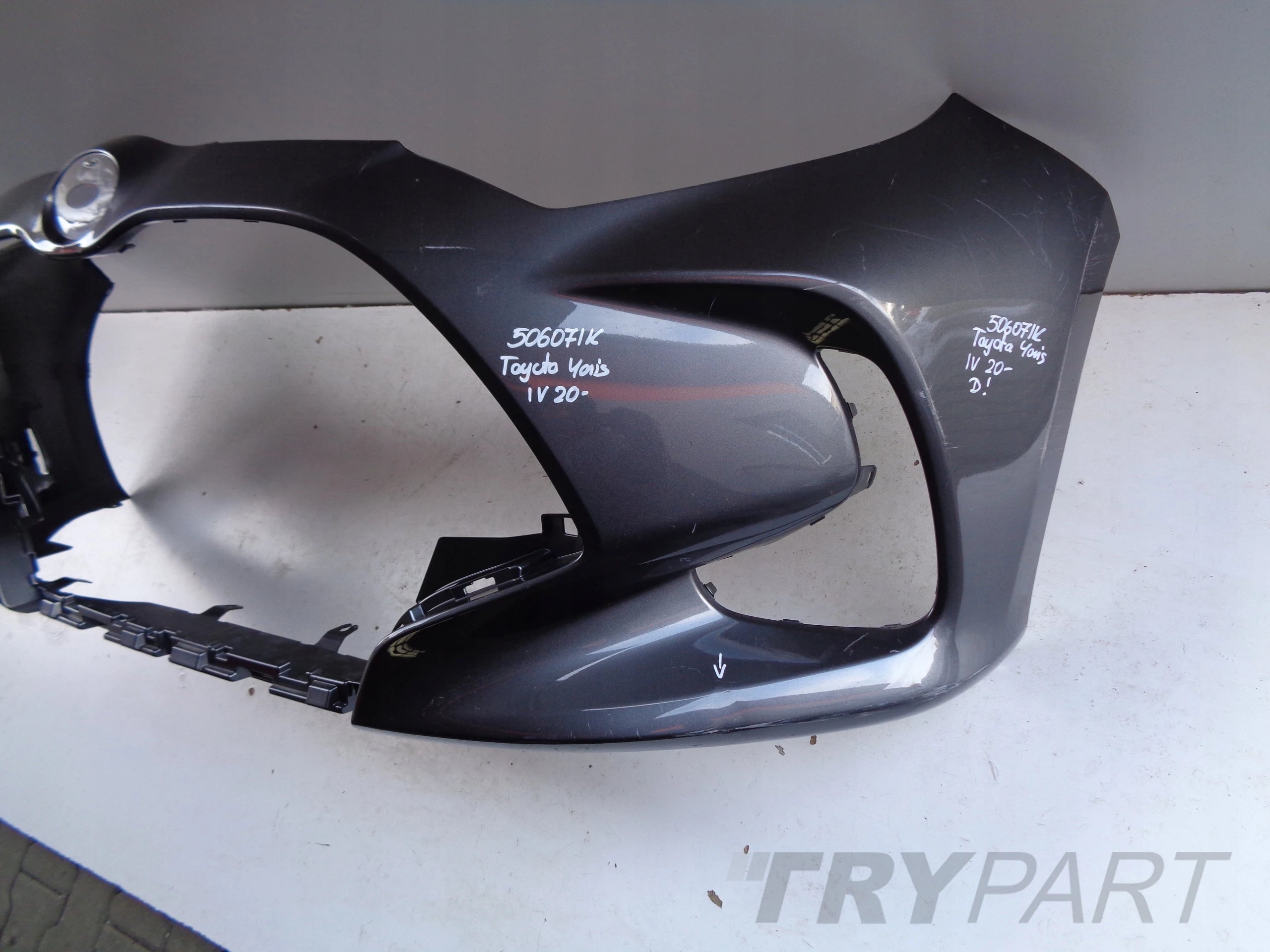 FRONT BUMPER TOYOTA YARIS IV 20- NO. 50607