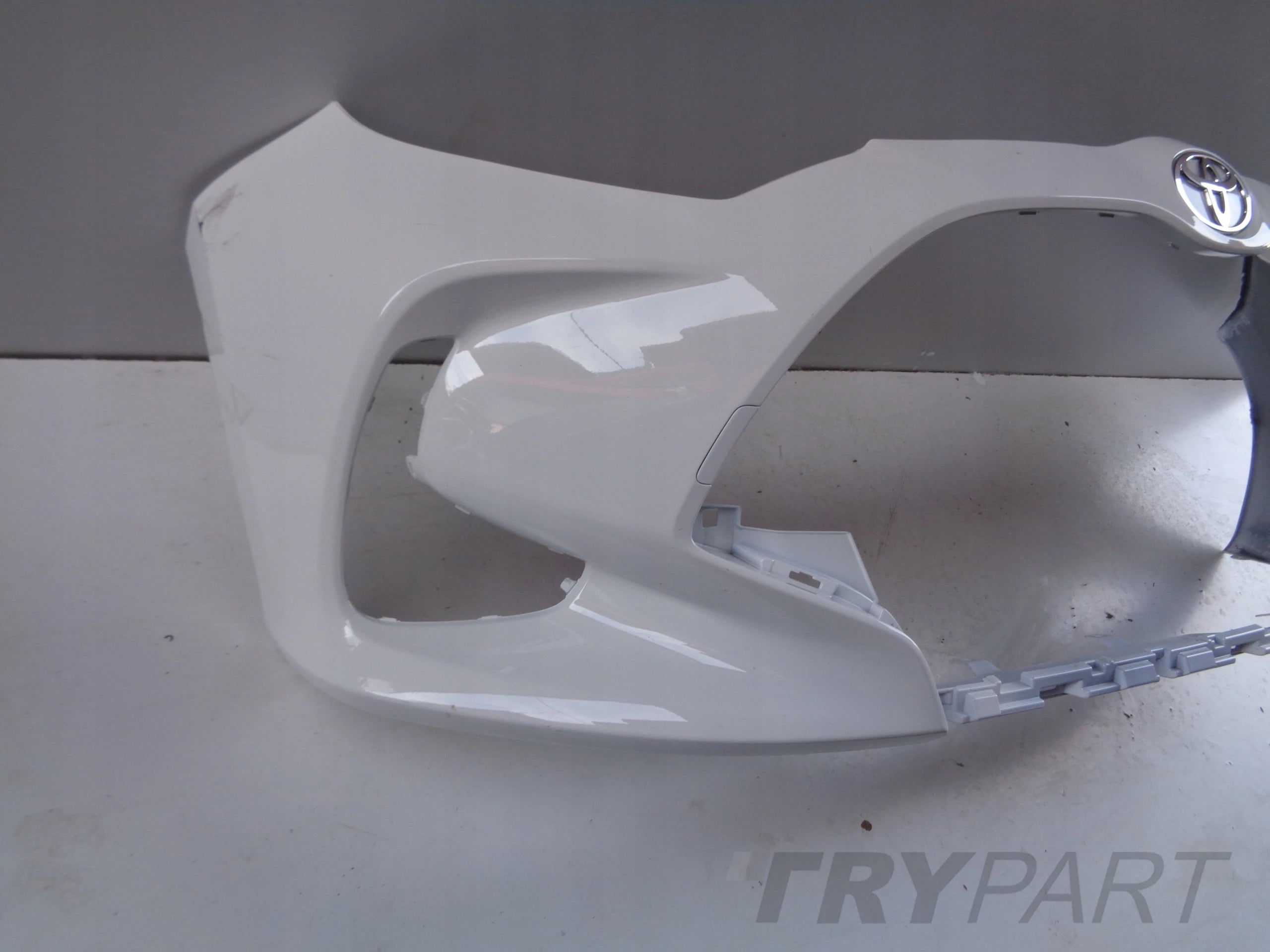 FRONT BUMPER TOYOTA YARIS IV 20- NO. 50609