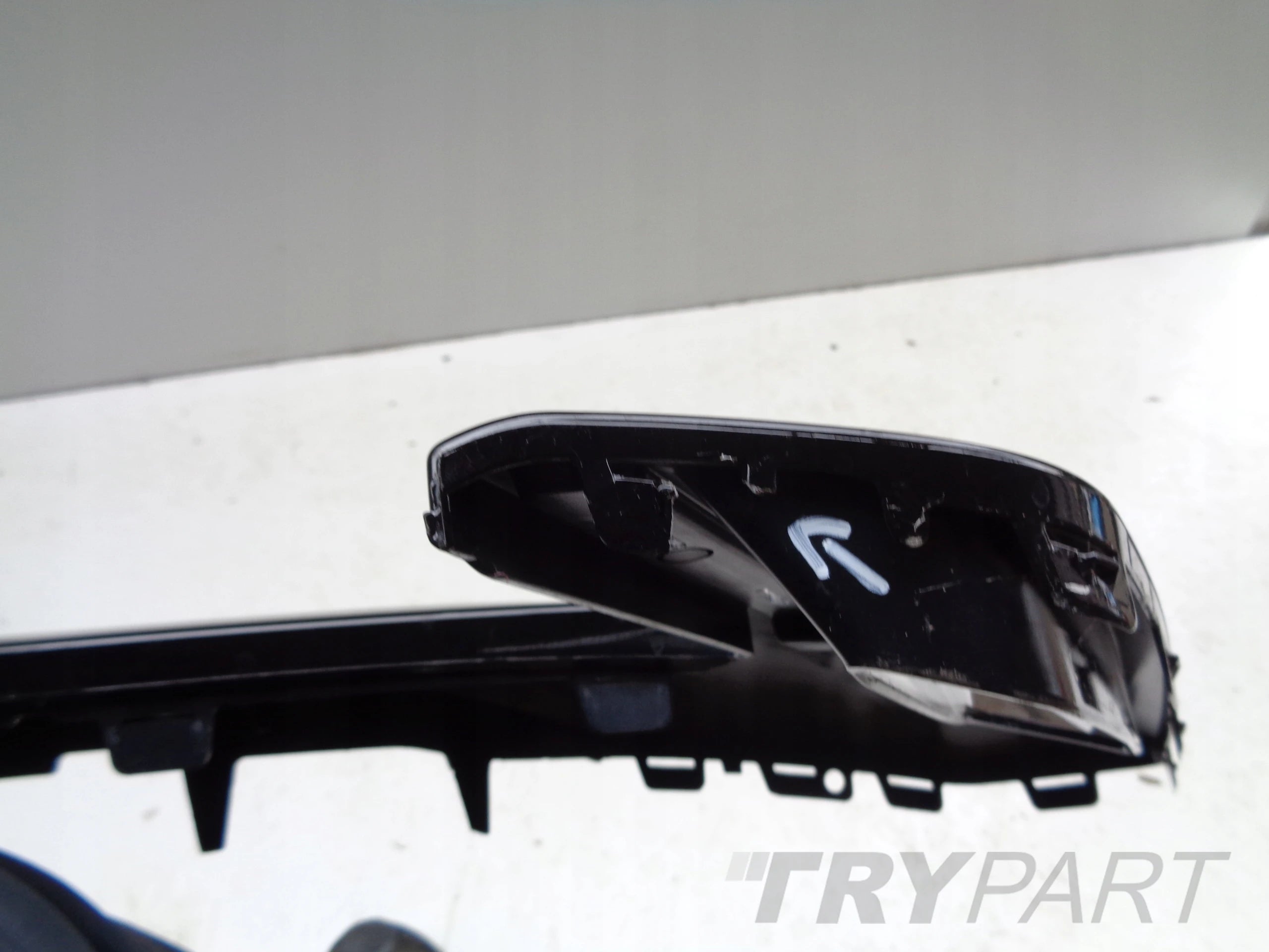 FRONT BUMPER TRIM BMW 5 G60 G61 M-TECHNIC