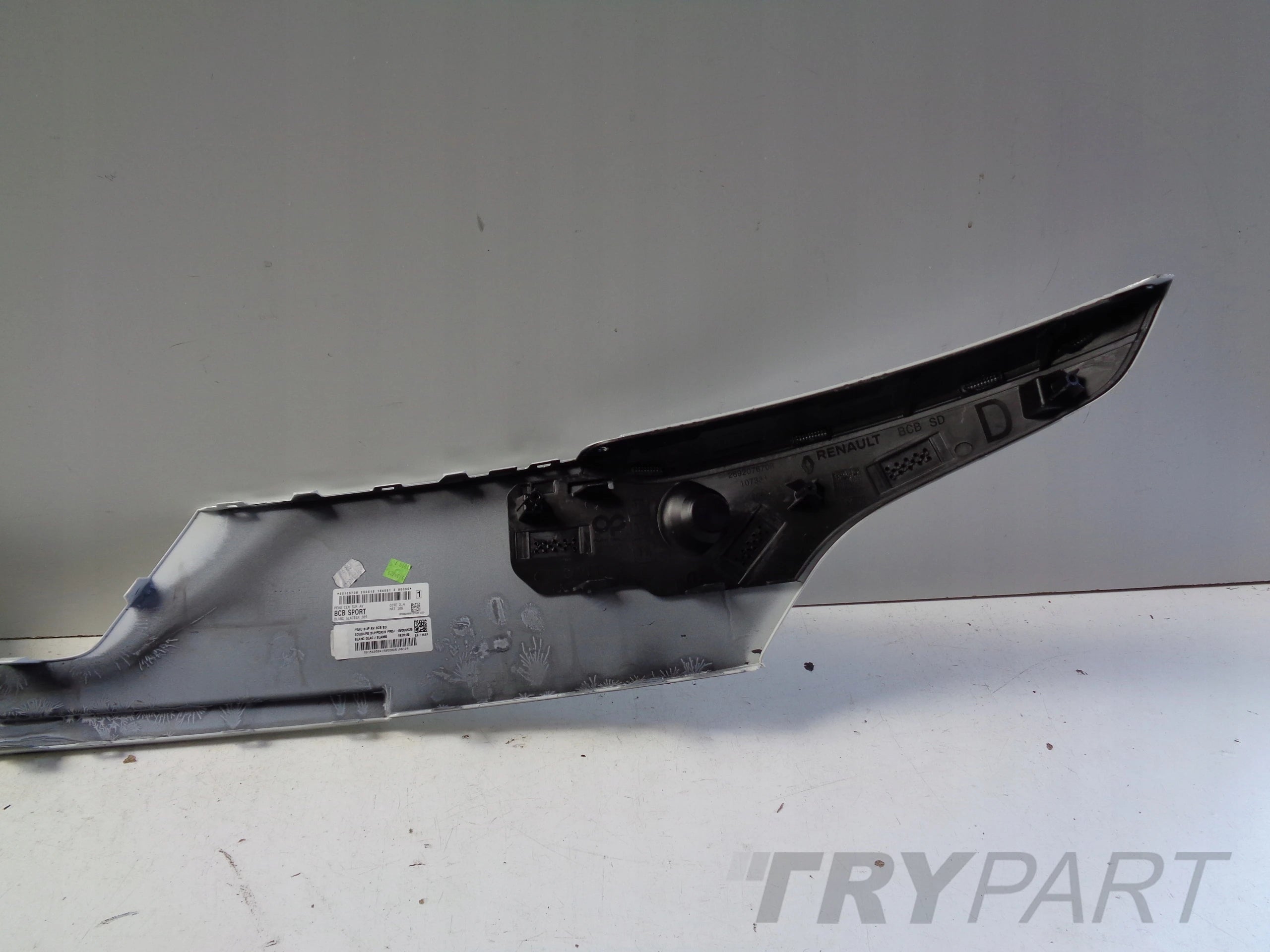 FRONT BUMPER TRIM RENAULT MEGANE E-TECH 23-