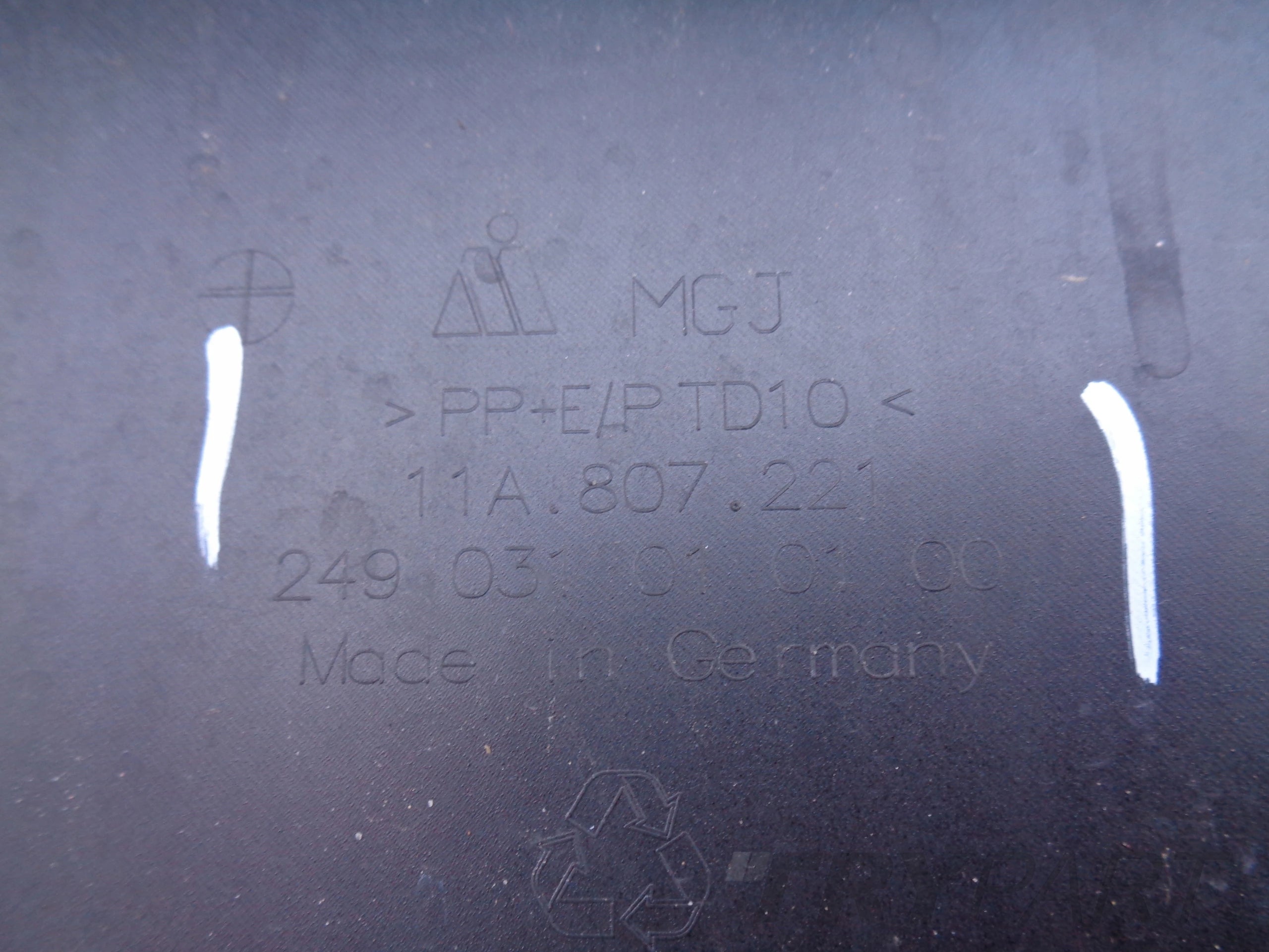 FRONT BUMPER VW ID4 11A 21- NO. 44404