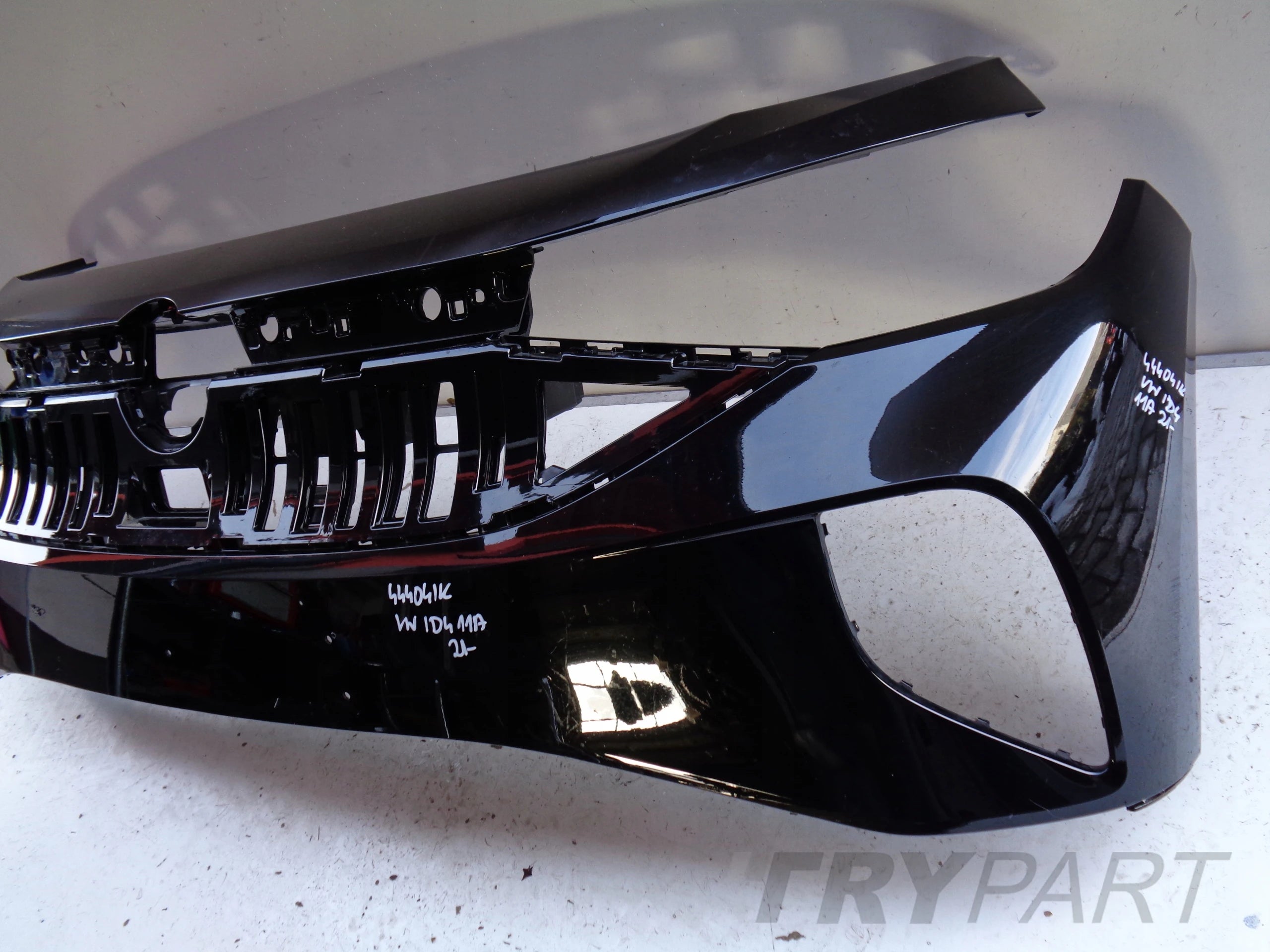 FRONT BUMPER VW ID4 11A 21- NO. 44404