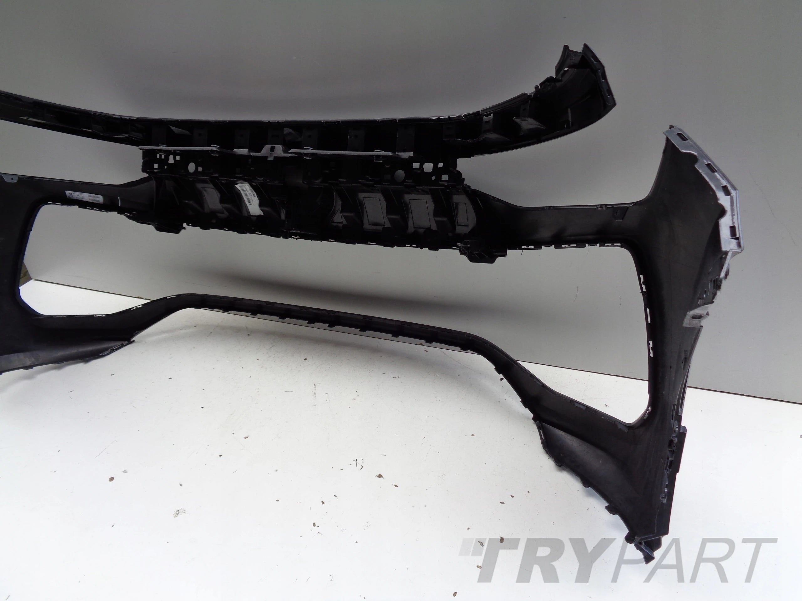 FRONT BUMPER VW TAYRON 57L 24- NO. 51604
