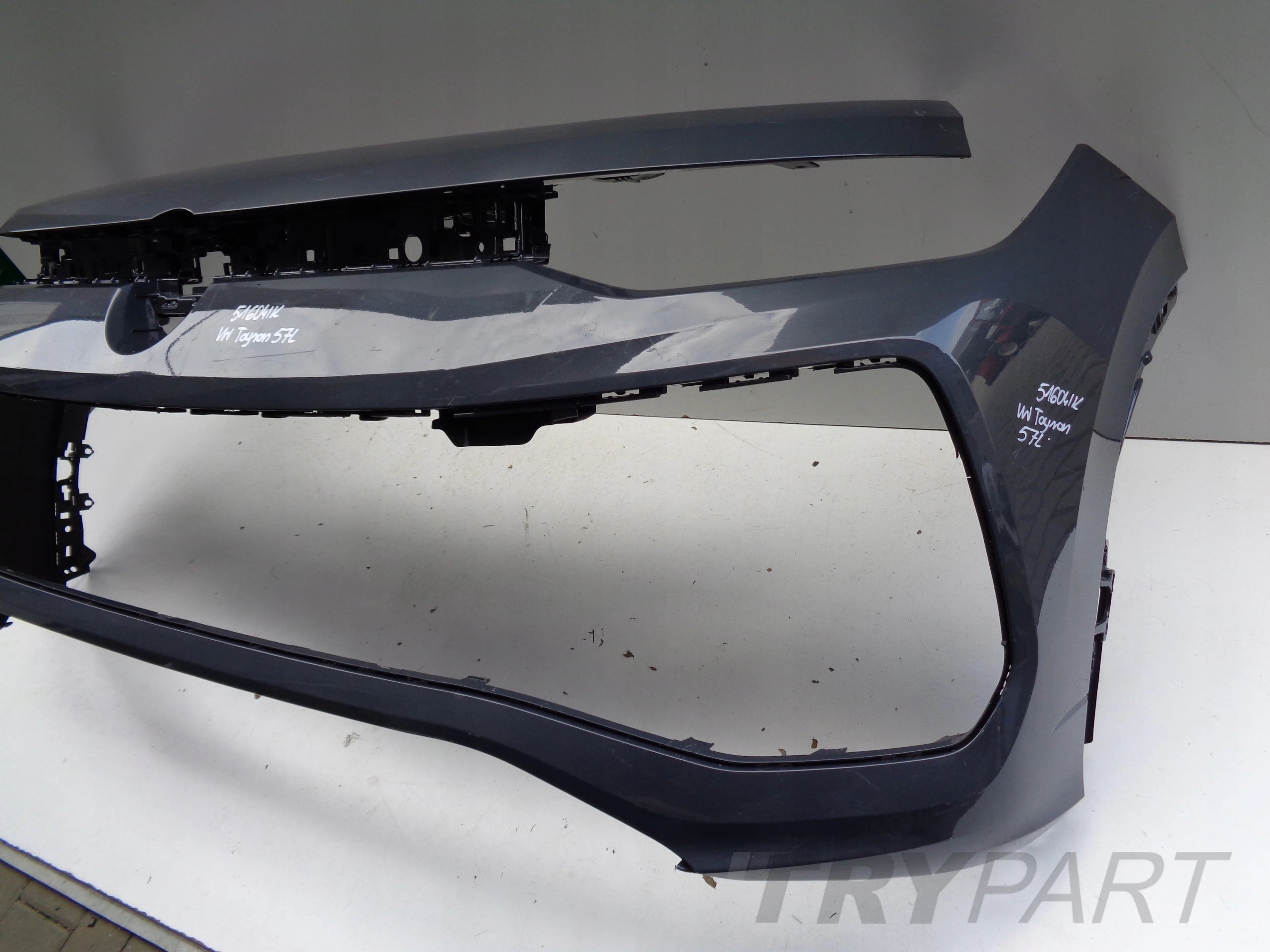 FRONT BUMPER VW TAYRON 57L 24- NO. 51604