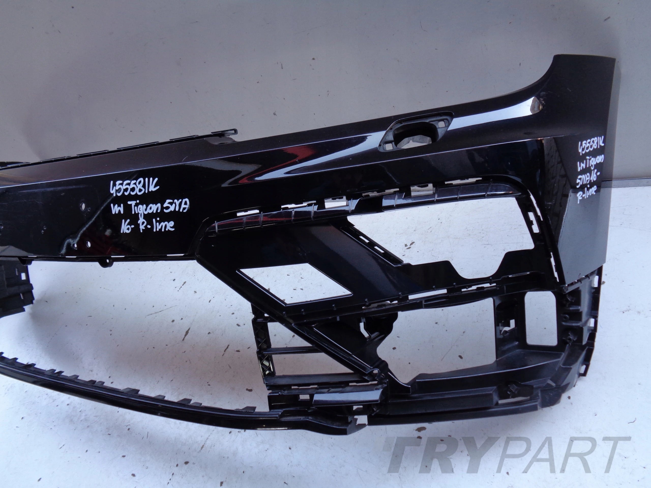 FRONT BUMPER VW TIGUAN 5NA 16- R-LINE NO. 45558
