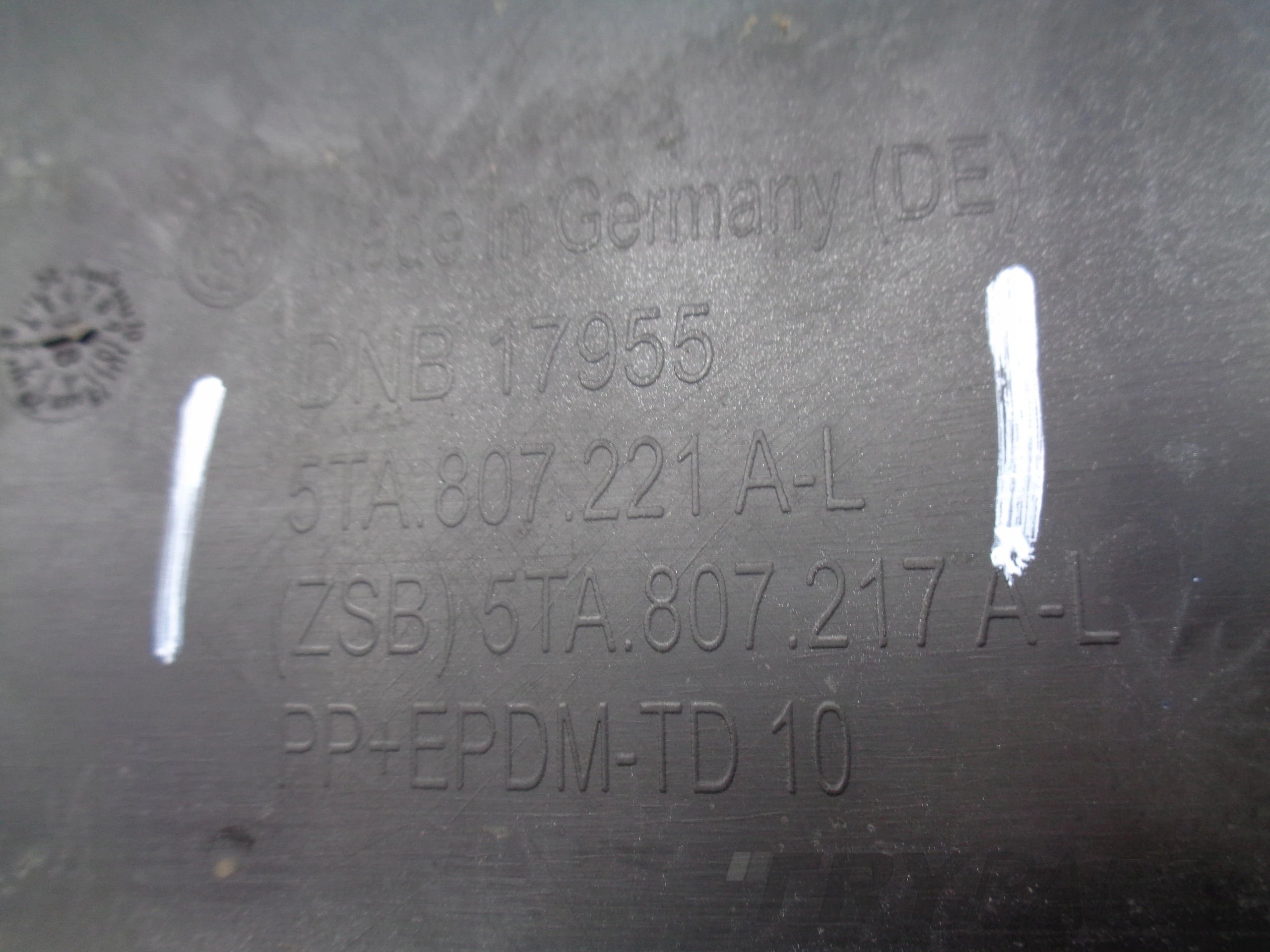 FRONT BUMPER VW TOURAN 5TA 16- NO. 39290