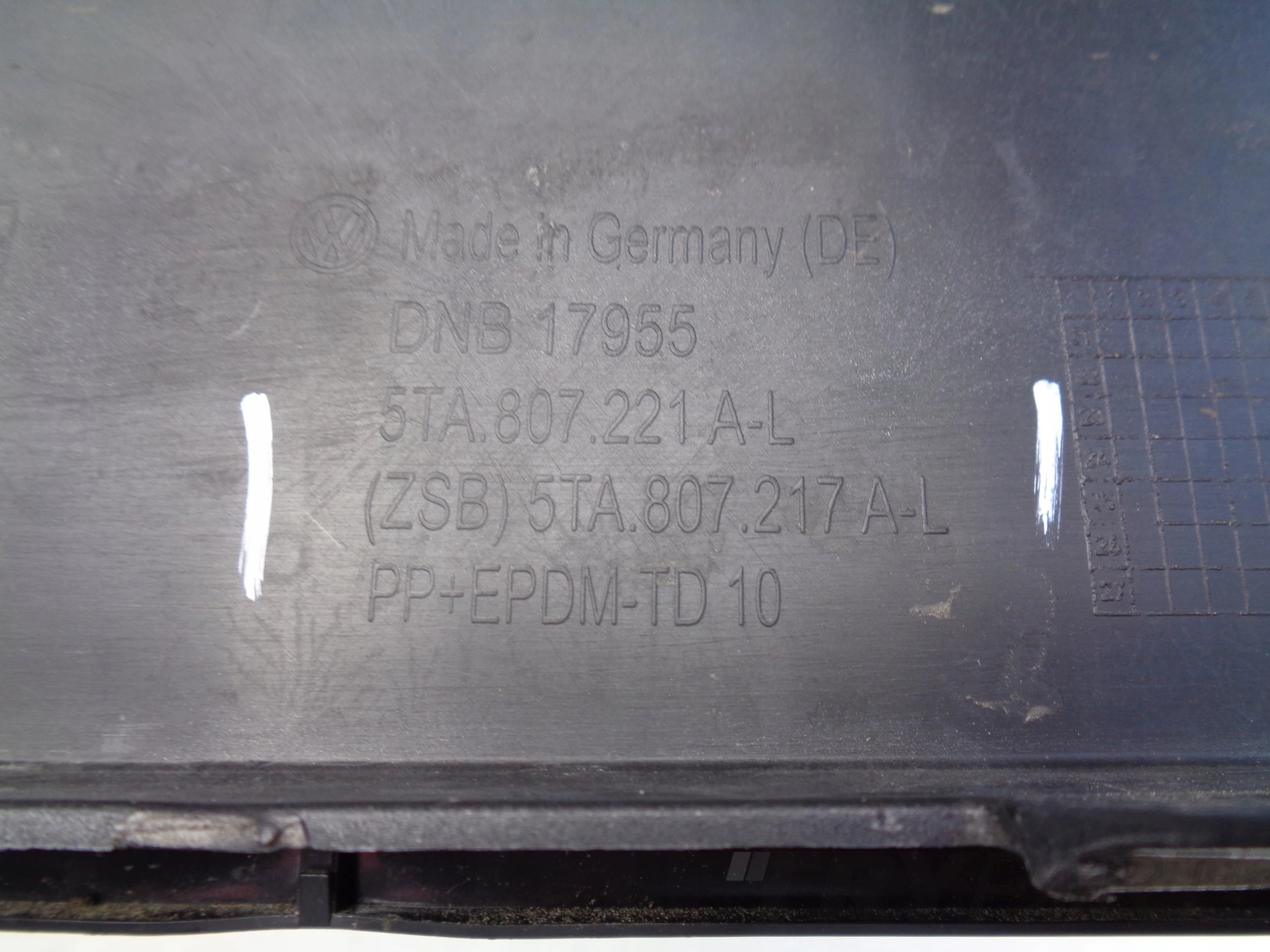 FRONT BUMPER VW TOURAN 5TA 16- NO. 41207