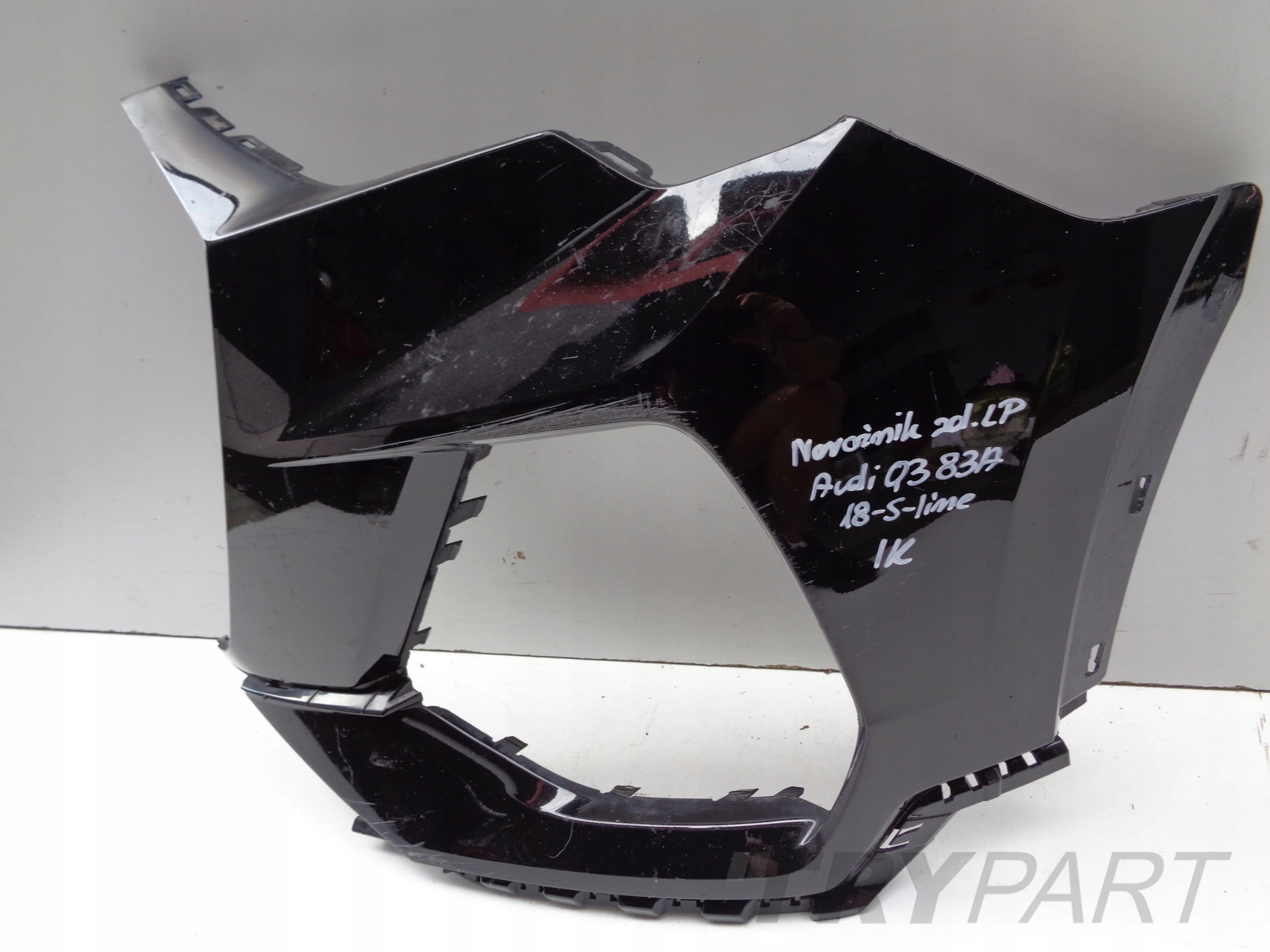 FRONT LEFT BUMPER CORNER AUDI Q3 II 18- 83A S-LINE