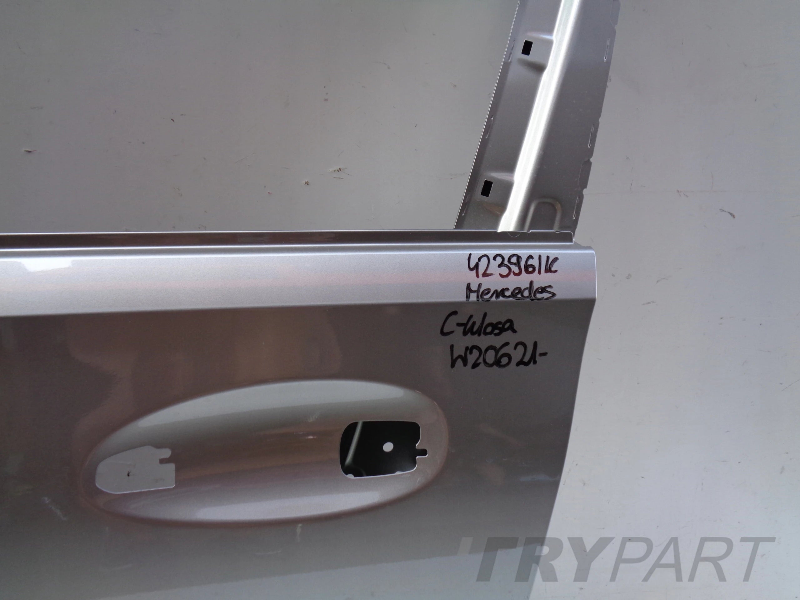 FRONT LEFT DOOR FOR MERCEDES C-CLASS W206 21- NO. 42396