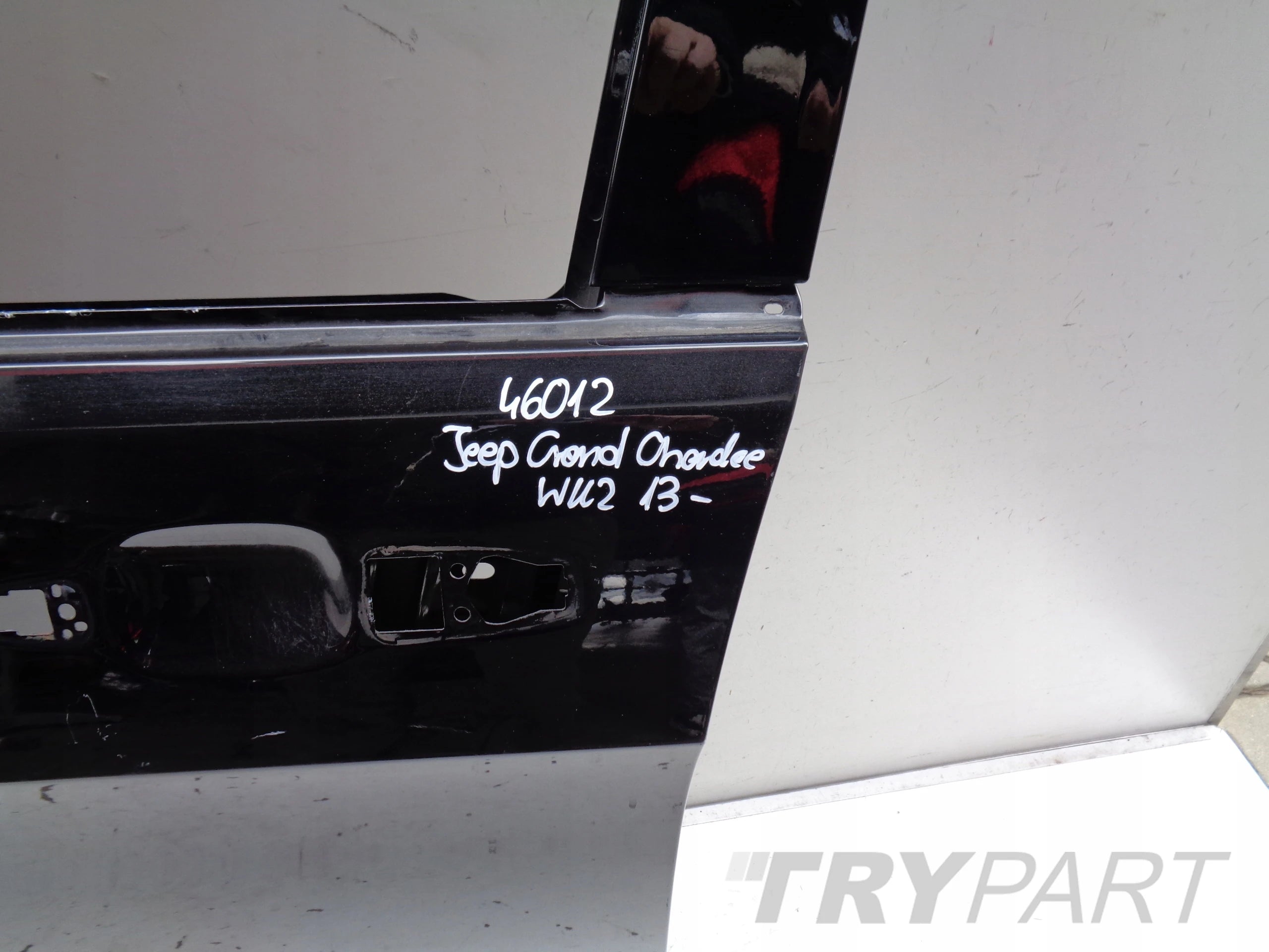 FRONT LEFT DOOR JEEP GRAND CHEROKEE WK2 13- NO. 46012