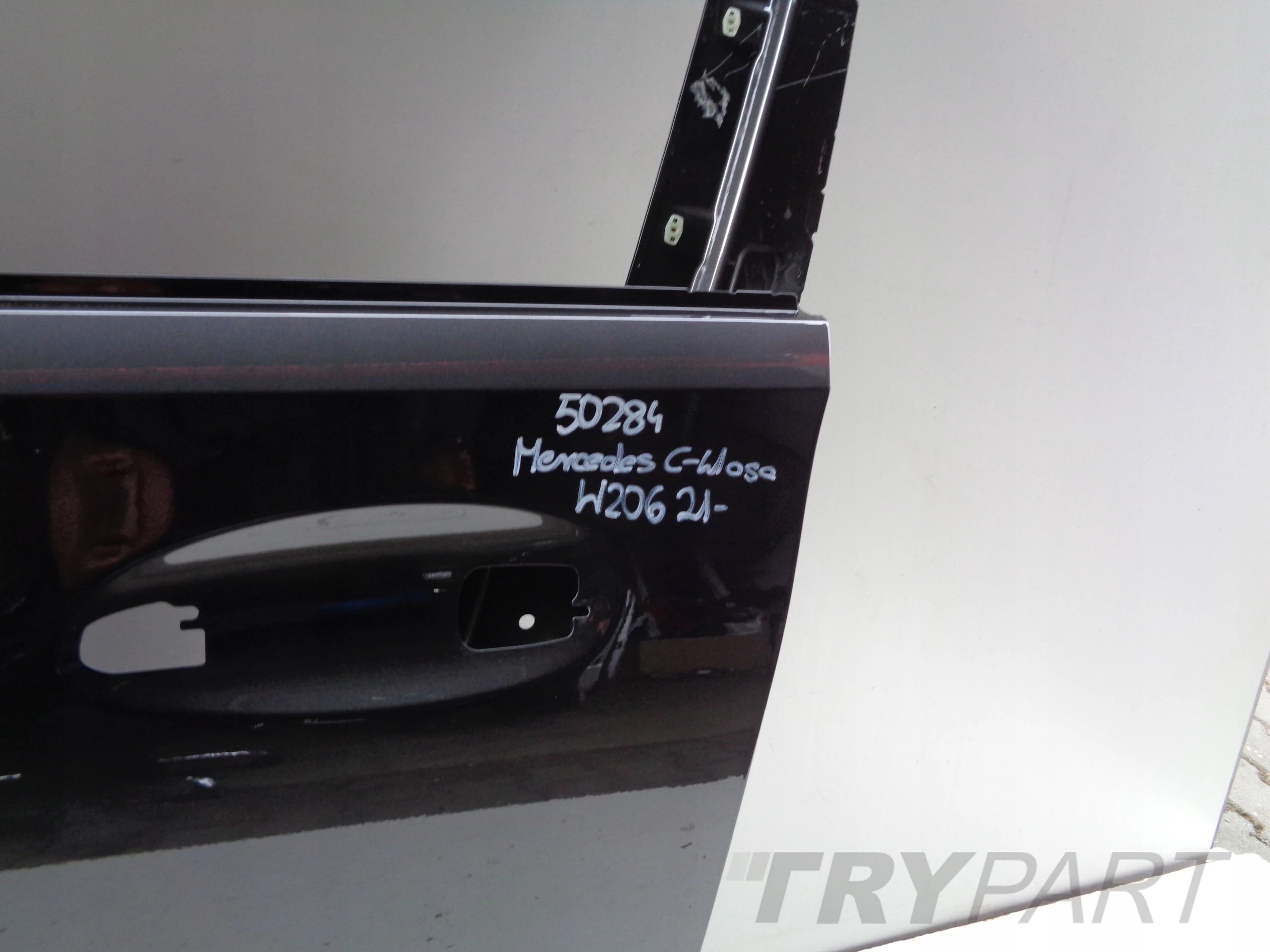 FRONT LEFT DOOR MERCEDES C-CLASS W206 21- NO. 50284