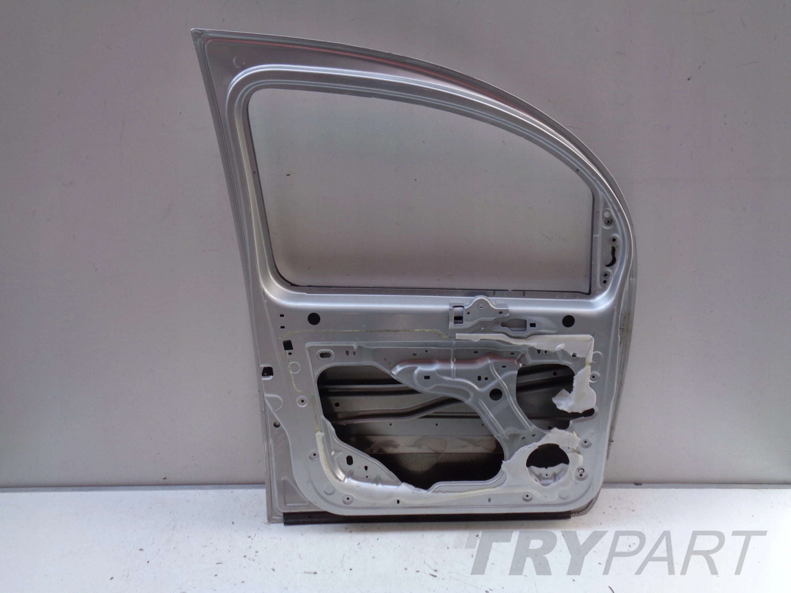 FRONT LEFT DOOR RENAULT KANGOO 08- MERCEDES CITAN W415 NR 41179