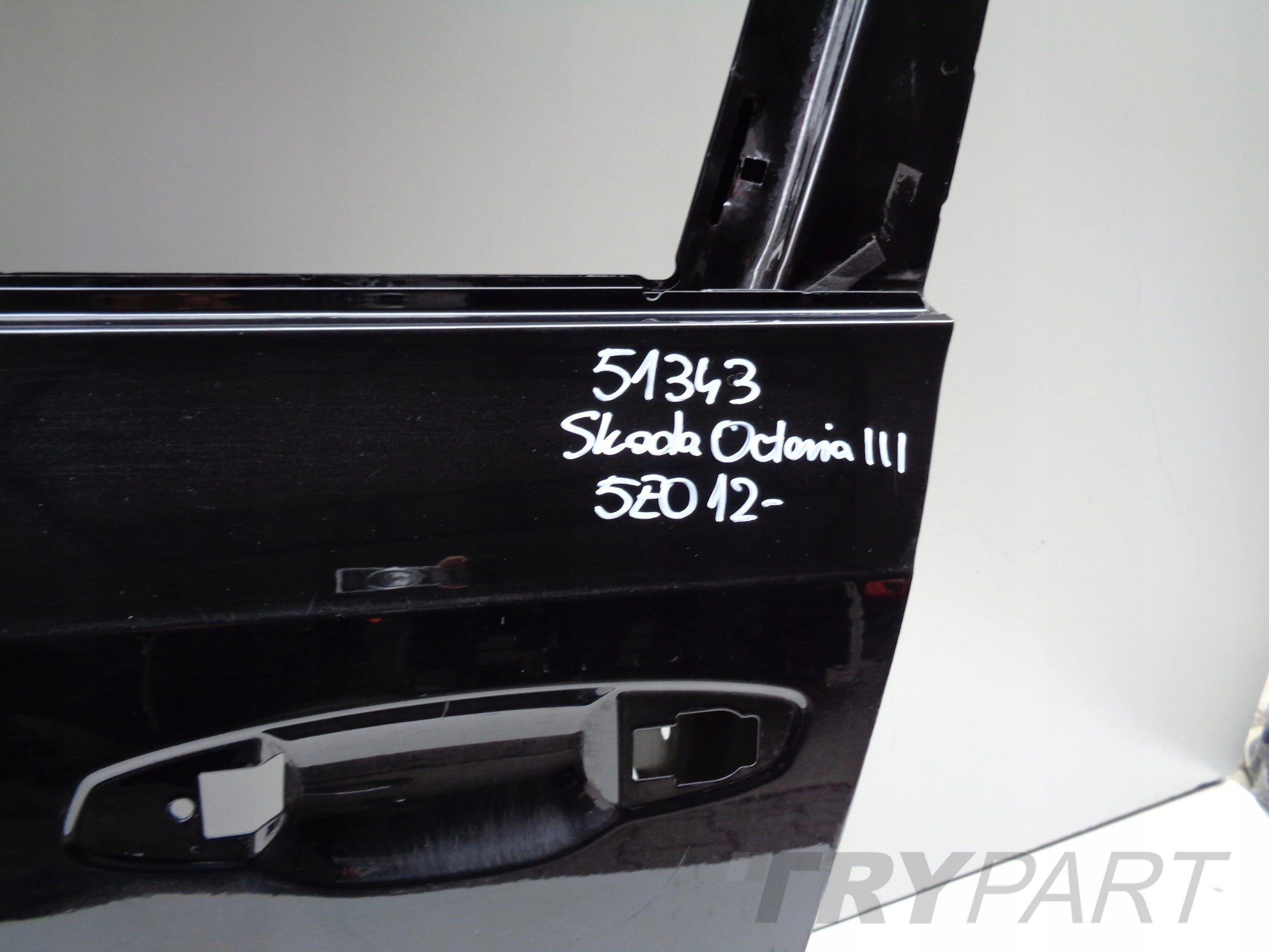 FRONT LEFT DOOR SKODA OCTAVIA III 3 5E 5E0 12- NO. 51343