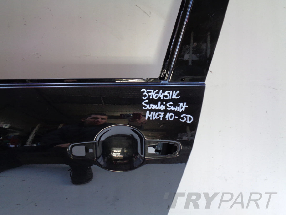 FRONT LEFT DOOR SUZUKI SWIFT MK7 10- 5D NO. 37645