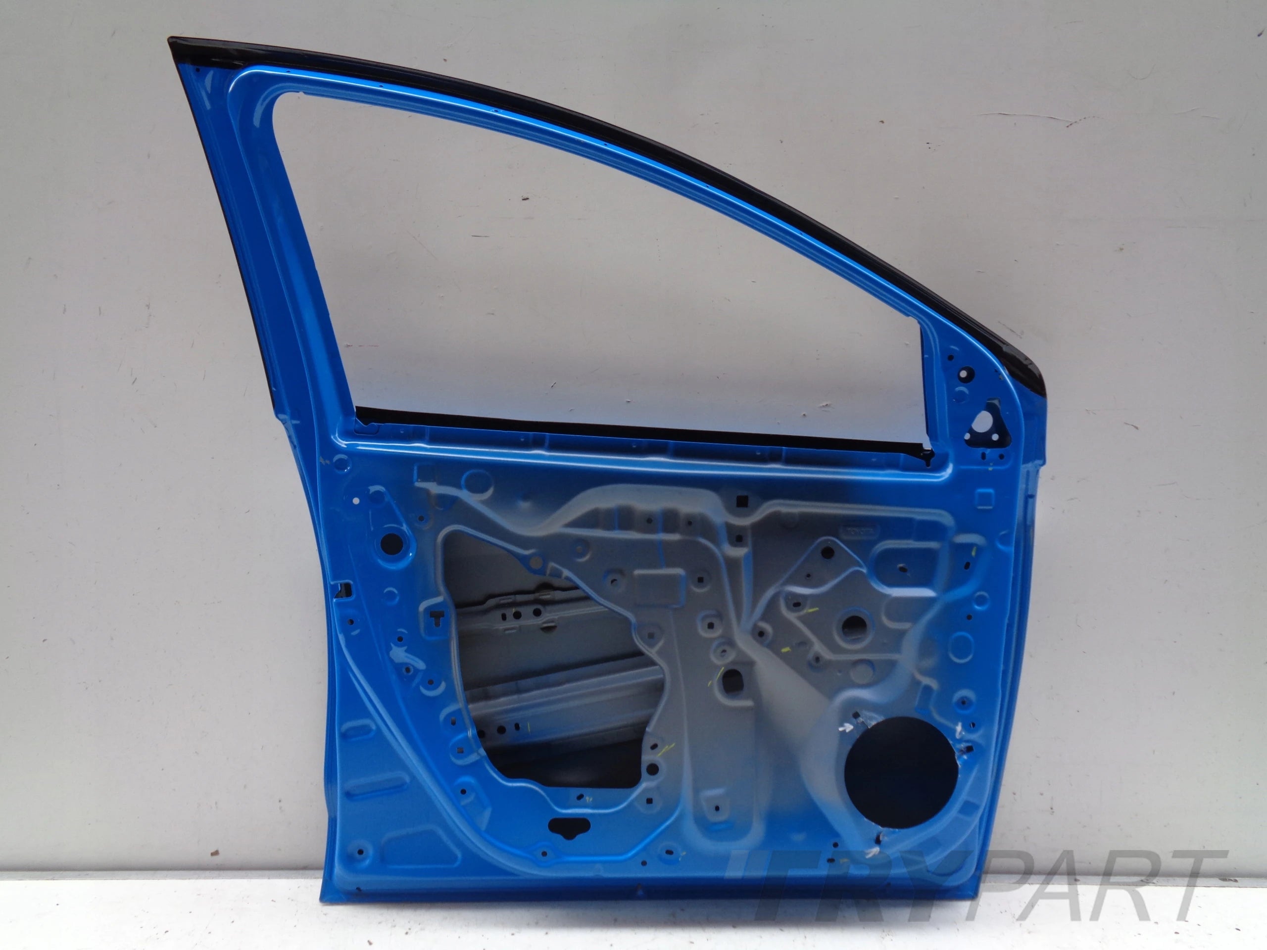 FRONT LEFT DOOR TOYOTA YARIS IV 20- MAZDA 2 23- NO. 45720