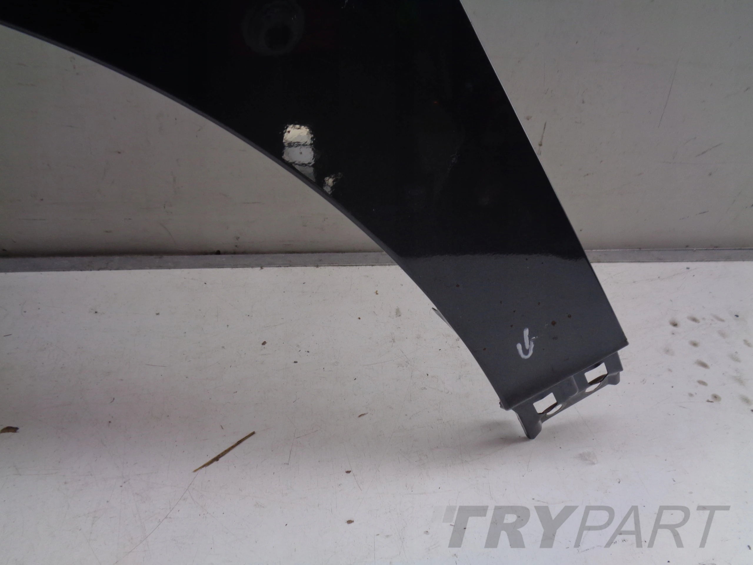 FRONT LEFT FENDER HYUNDAI IONIQ 17- PLUG IN NO. 38670