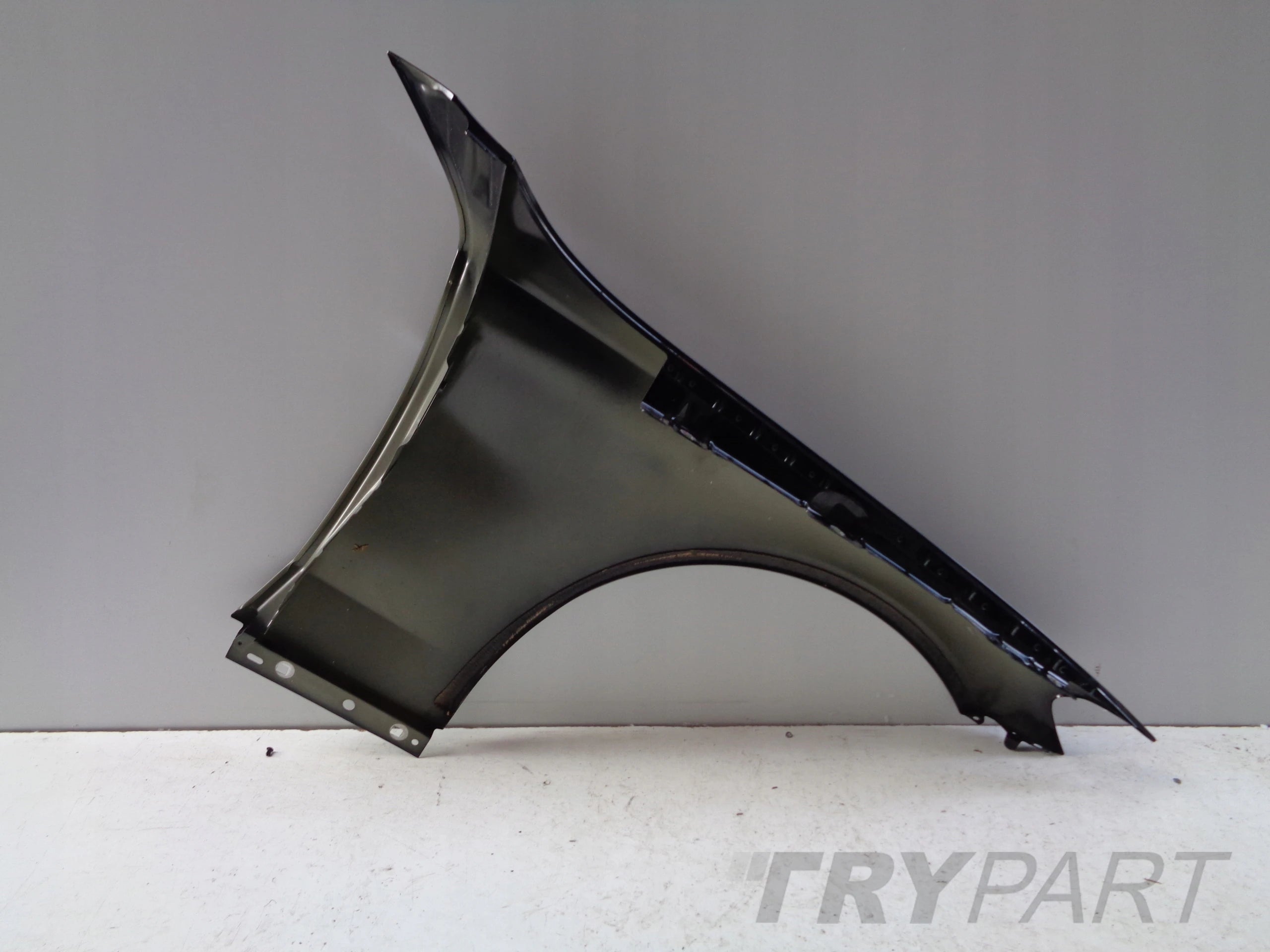 FRONT LEFT FENDER MERCEDES C-CLASS W205 14- NO. 50776