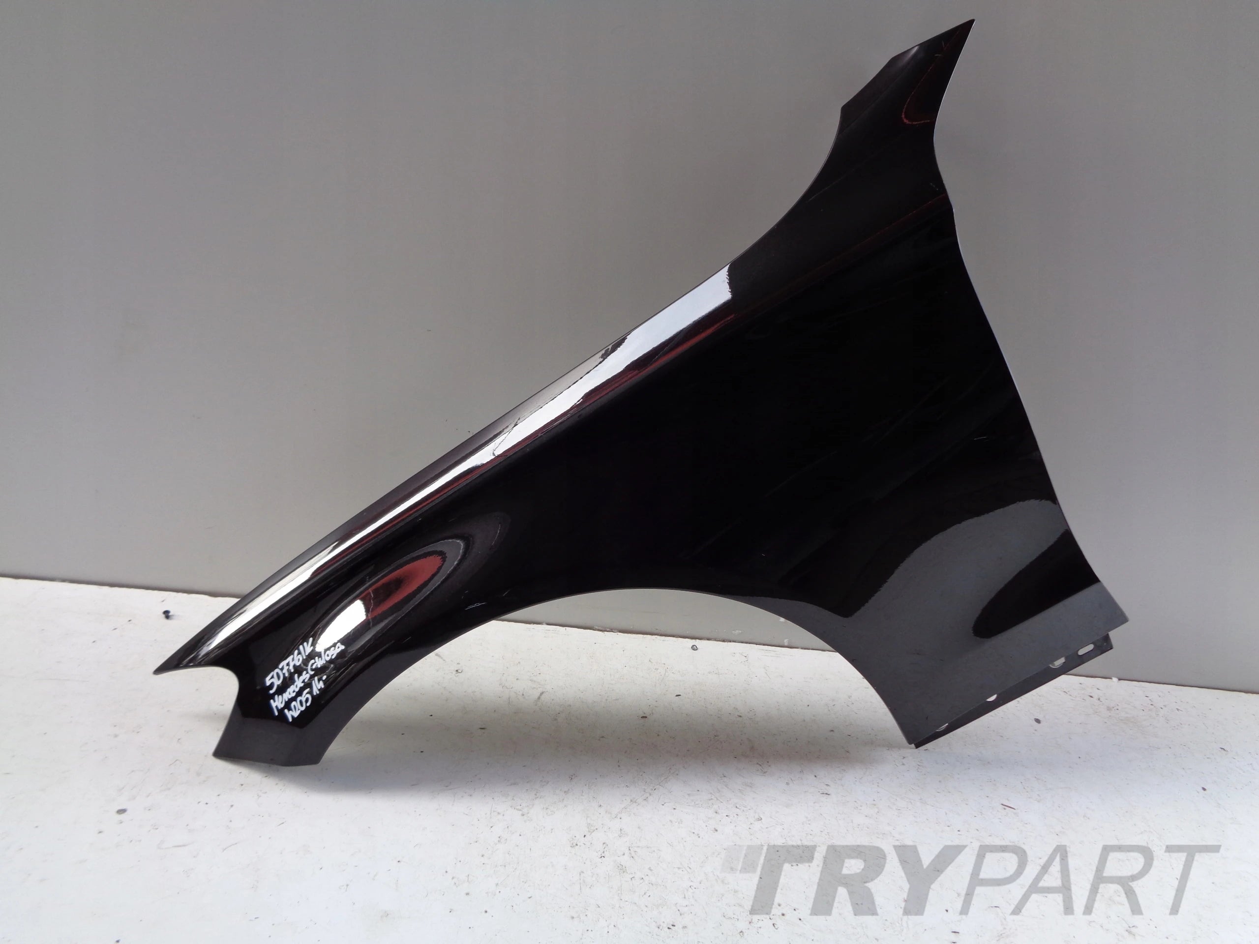 FRONT LEFT FENDER MERCEDES C-CLASS W205 14- NO. 50776