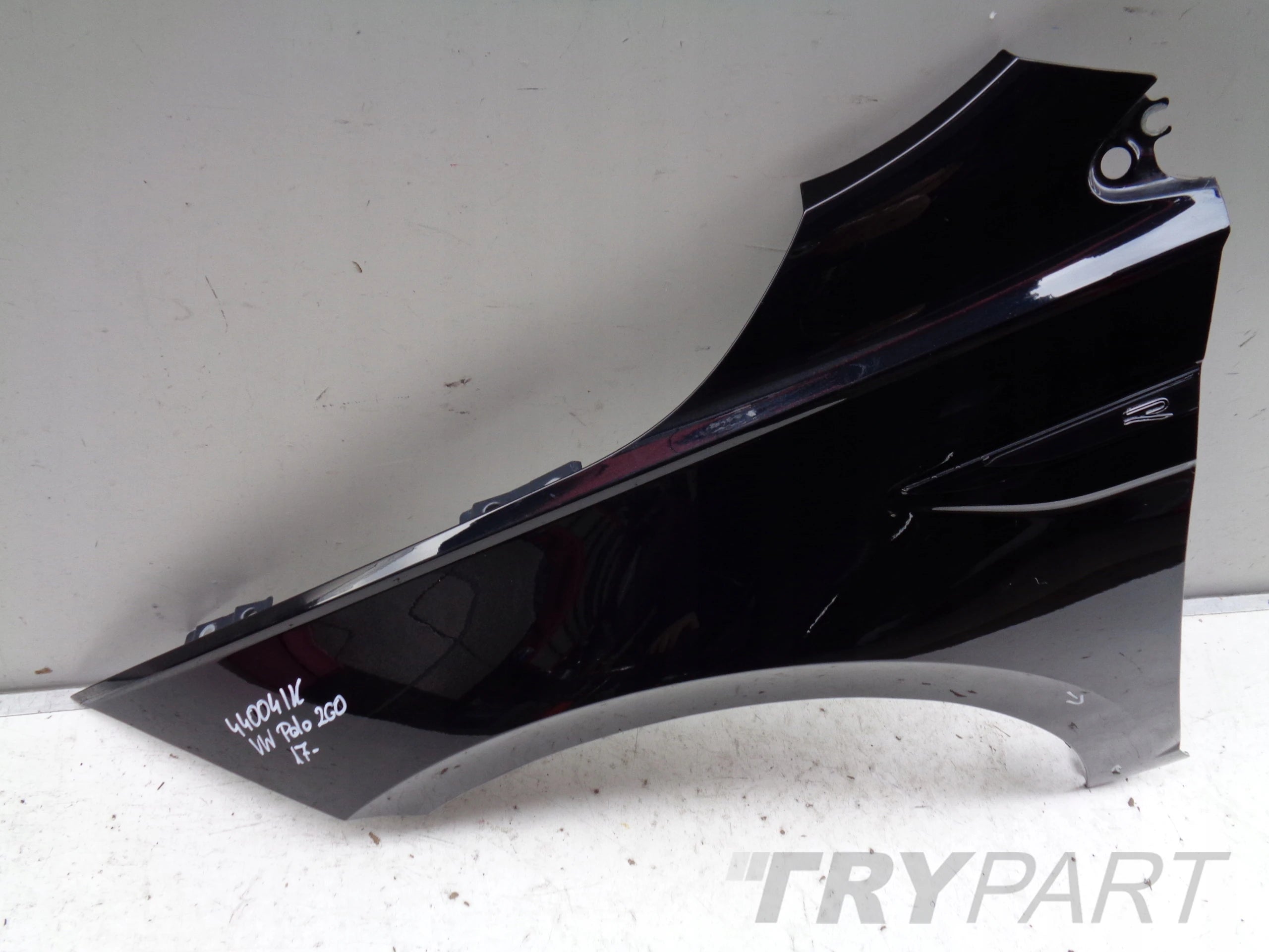 FRONT LEFT FENDER VW POLO 2G 2G0 17- NO. 44004