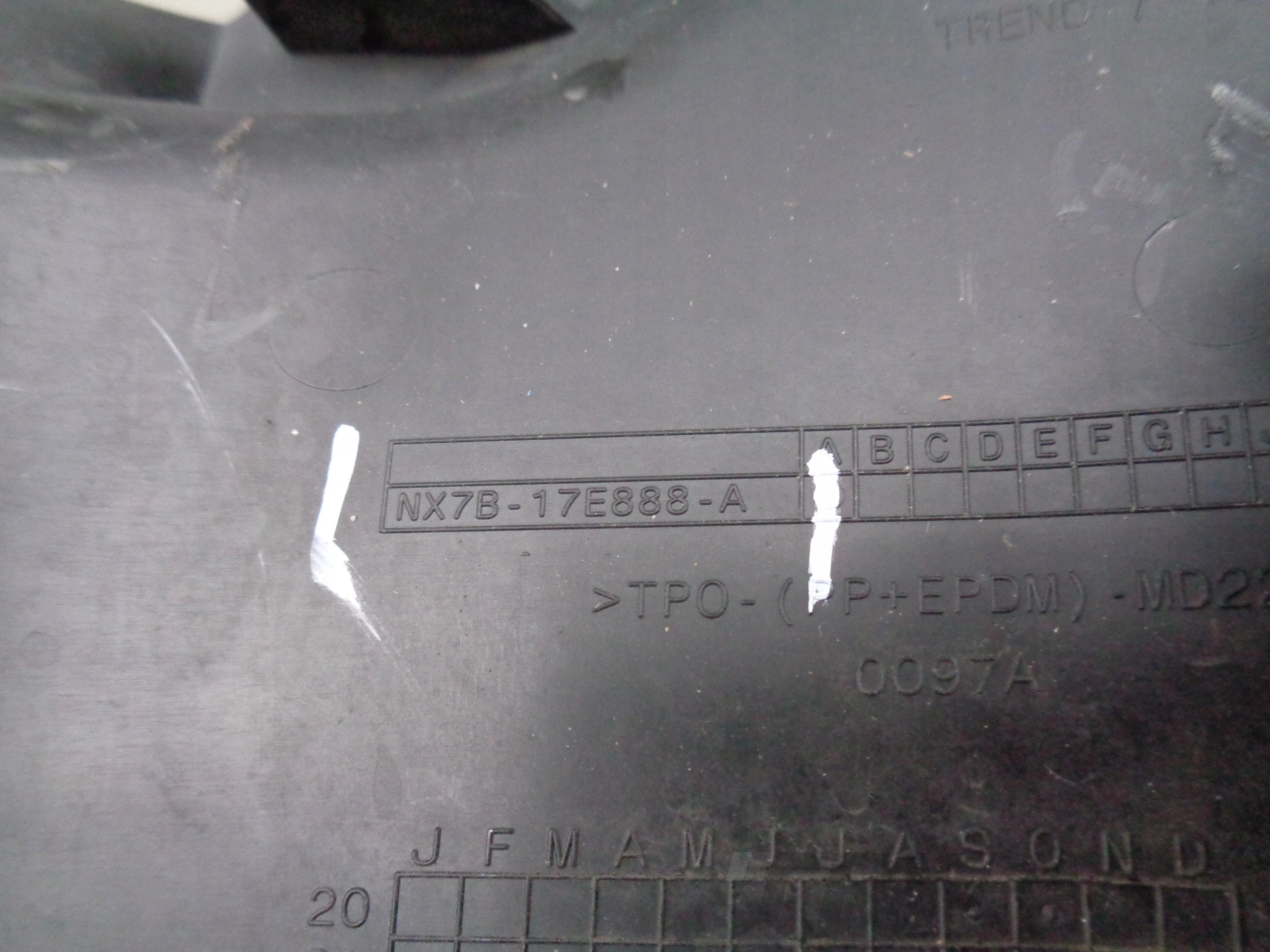 FRONT RIGHT BUMPER SLIDER FORD FOCUS MK4 22- FACELIFT